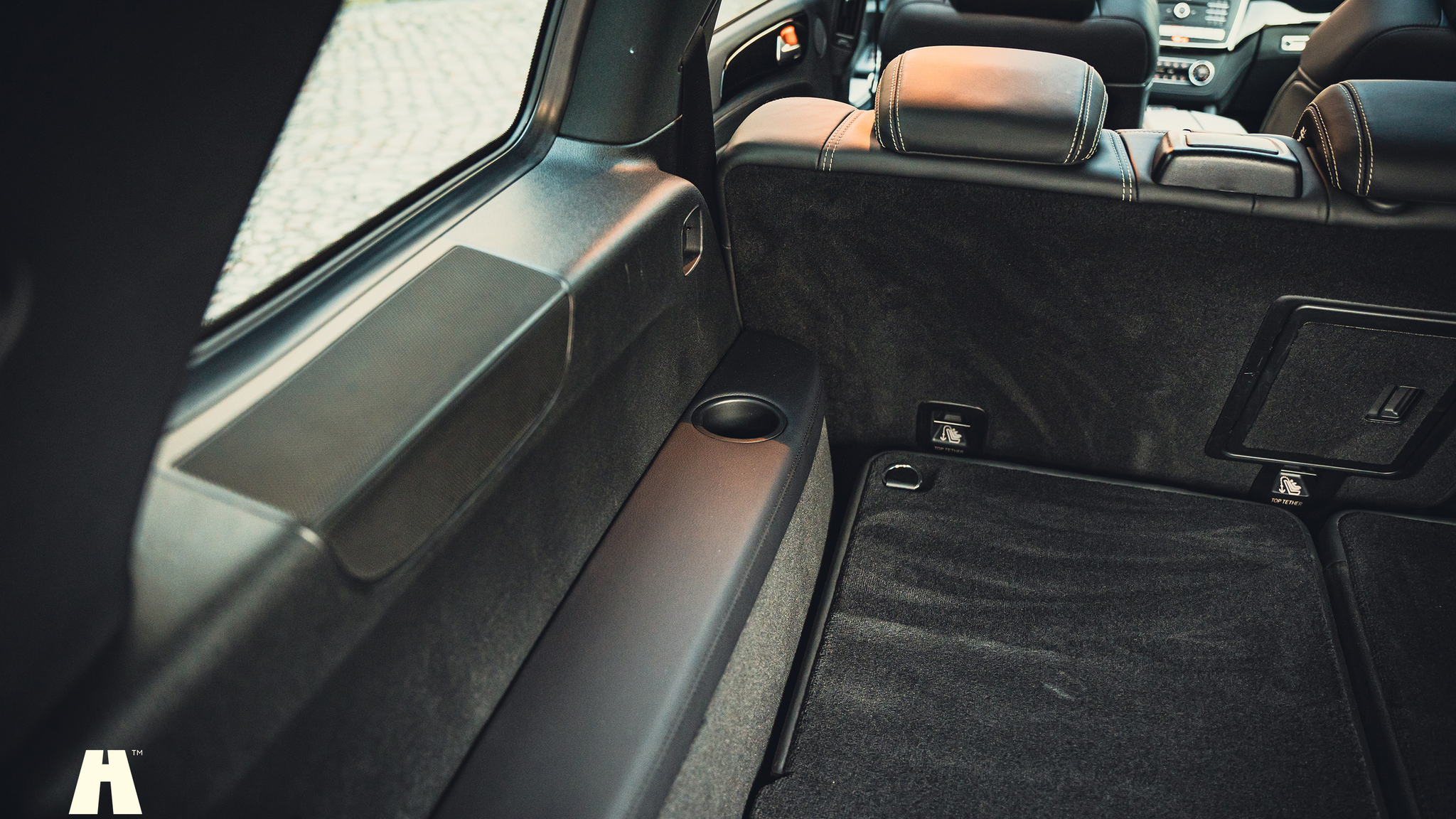 Innenraumfoto von 2017 Mercedes-Benz GLS 63 AMG (95)