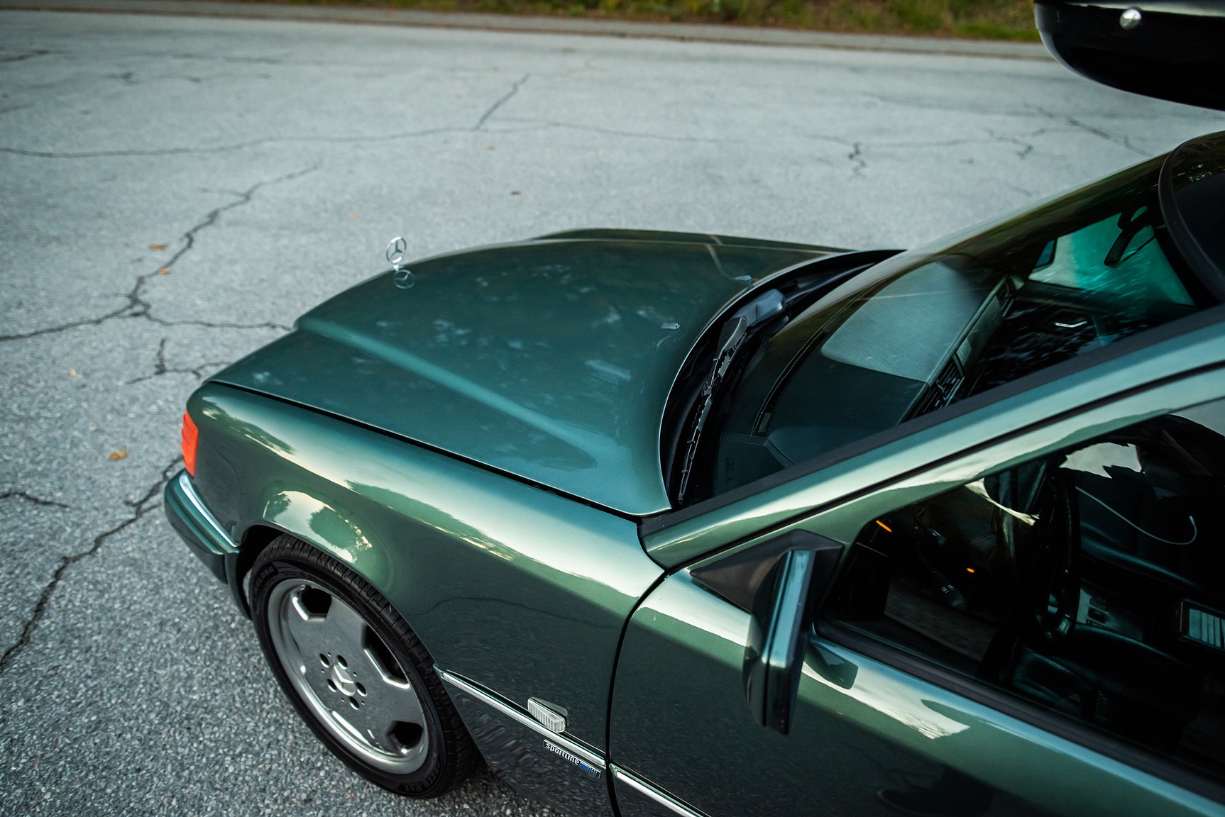 Exterior image of 1996 MERCEDES-BENZ E 320 T