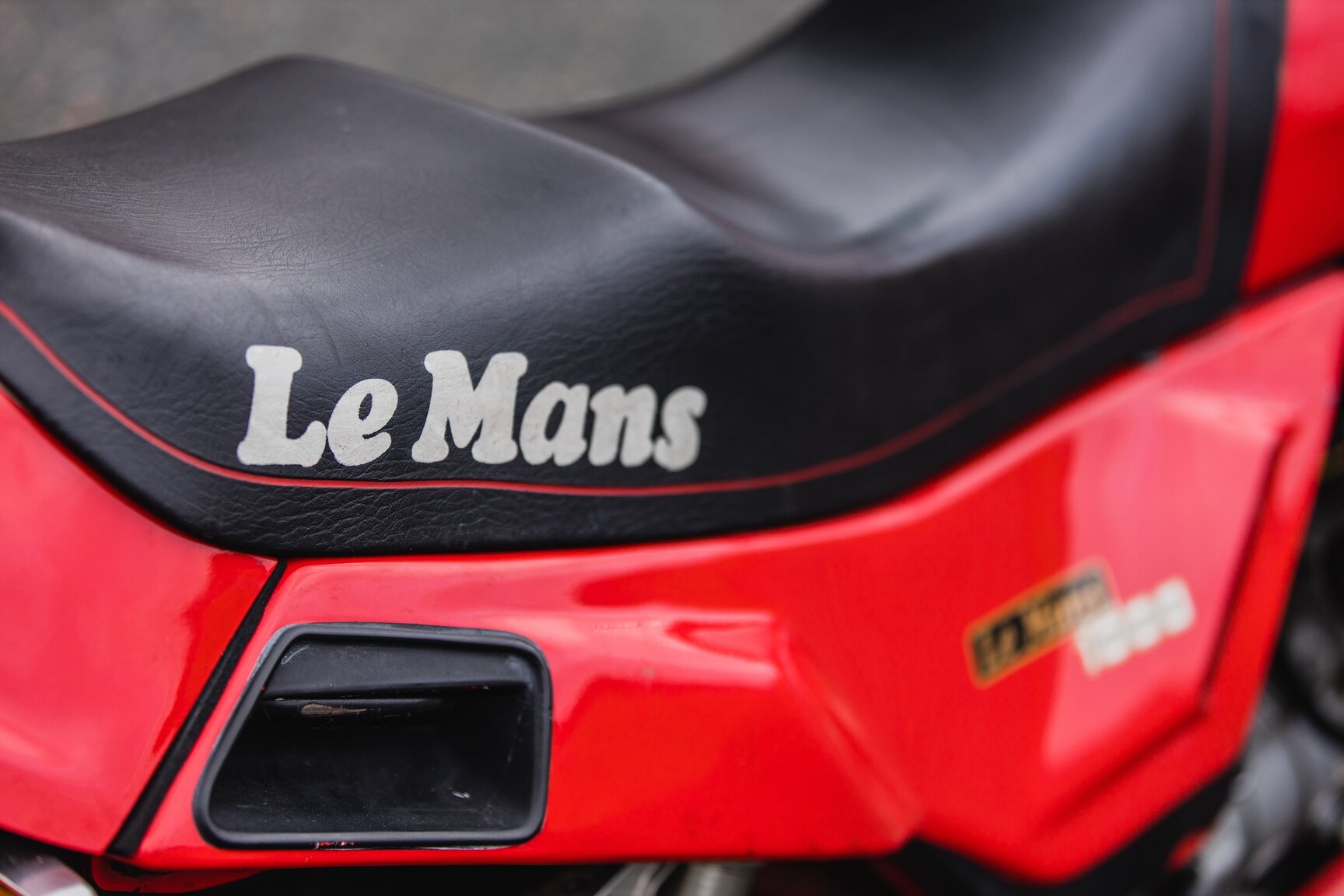 Exteriörbild på 1990 MOTO GUZZI LE MANS 1000