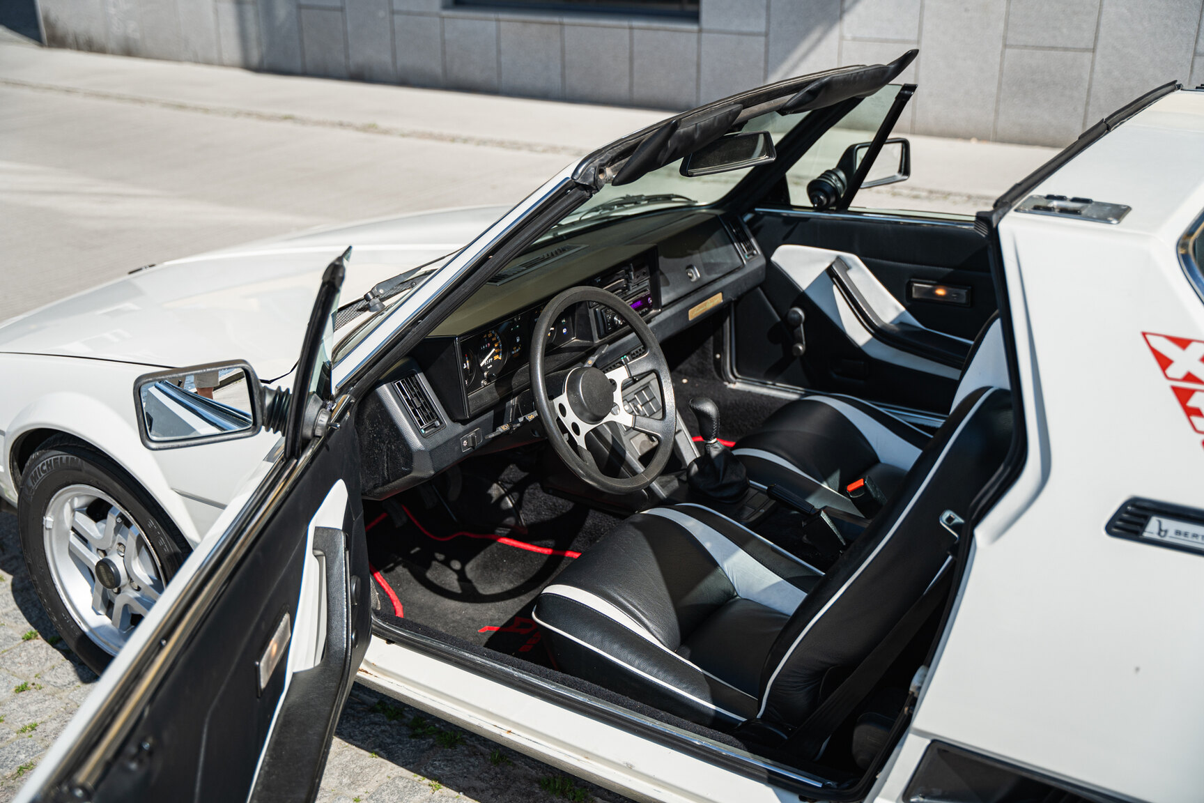 Interiörbild 1984 Bertone X 1/9