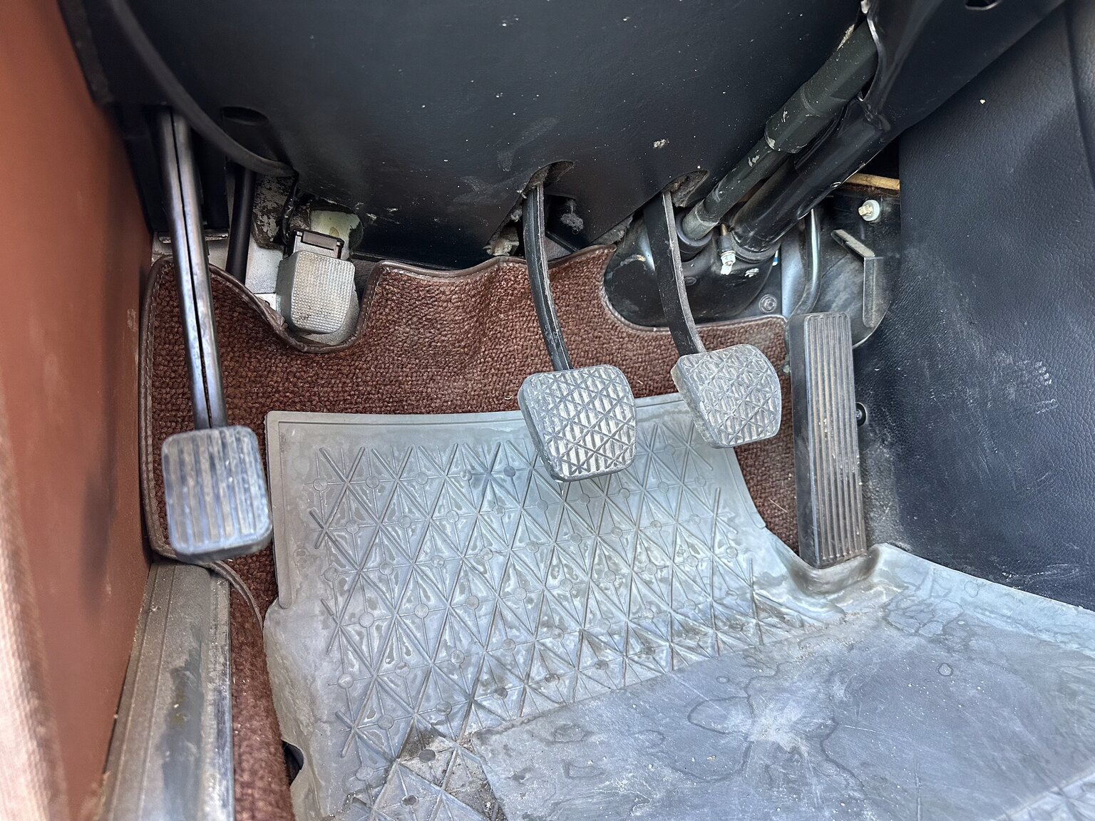 Innenraumfoto von 1975 Mercedes Benz 200