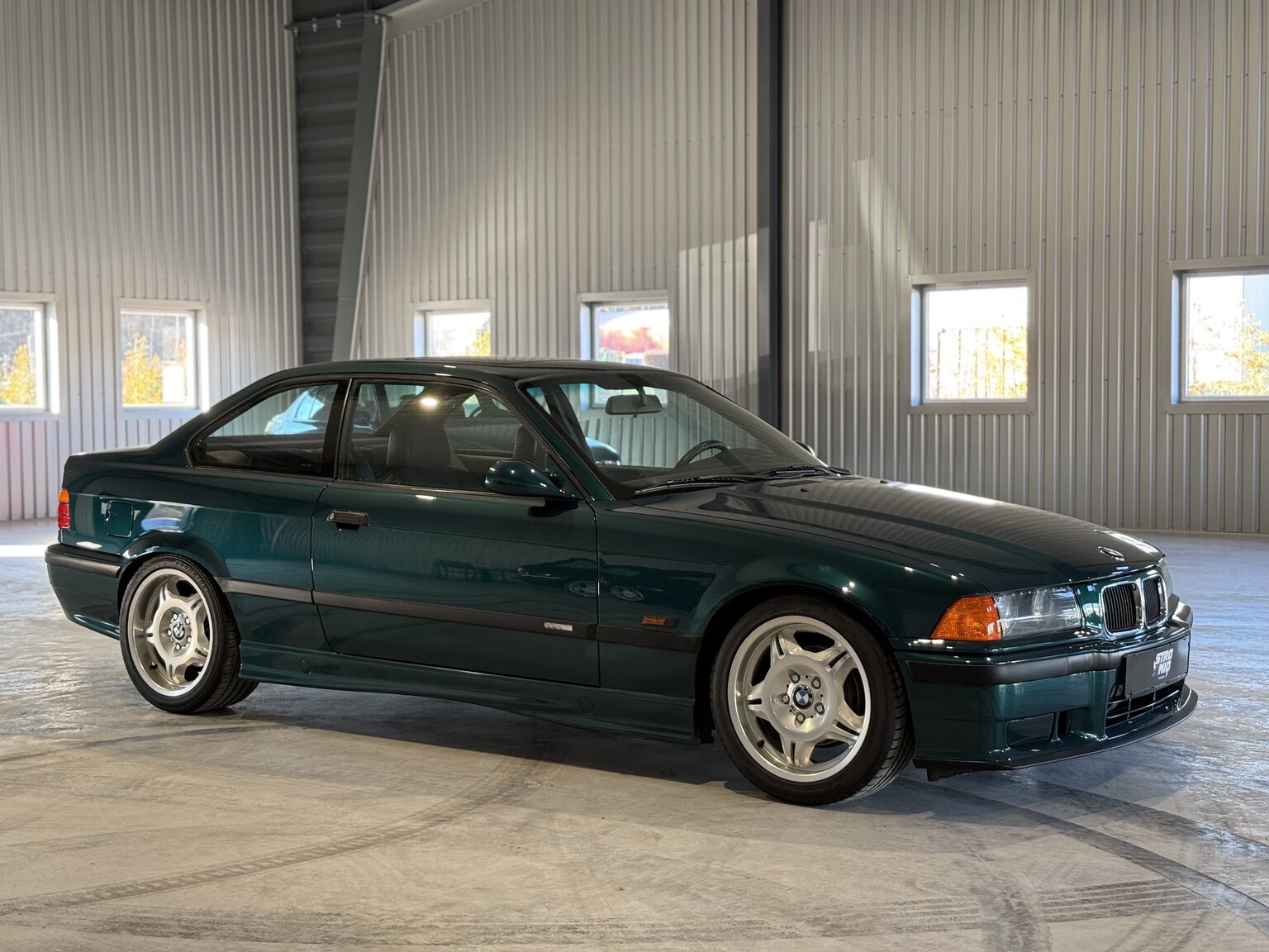 Exteriörbild på 1995 BMW 325i Coupé AVUS Edition "No Reserve Auction"