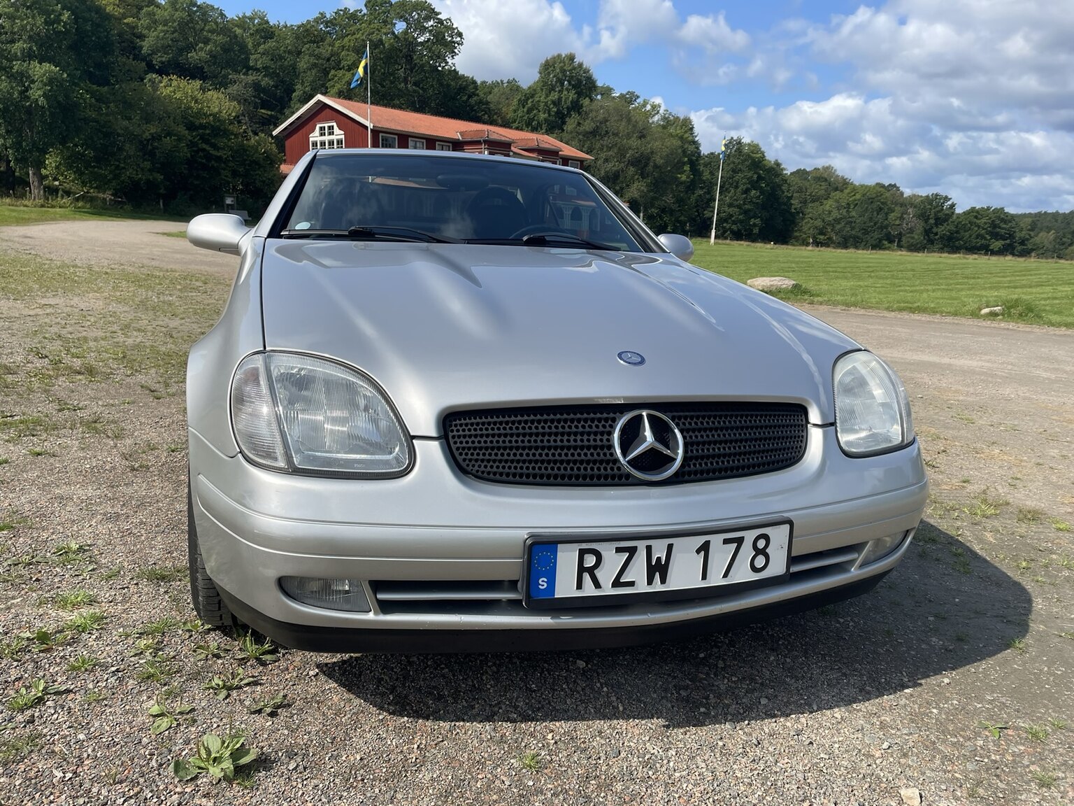 Exteriörbild på 1998 1998 MERCEDES BENZ SLK 230 