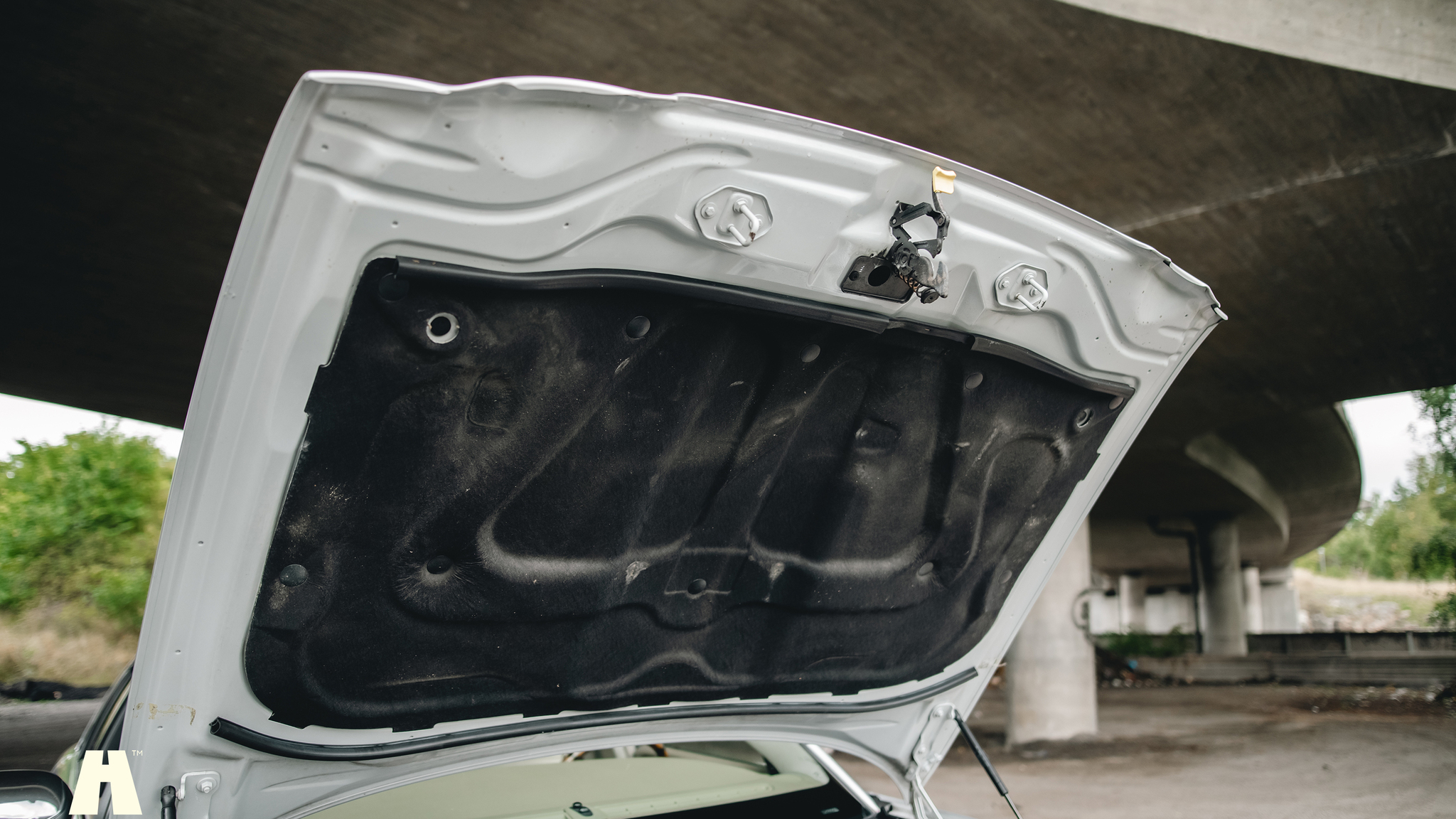 Image of 2003 Jaguar XJ Super V8 mechanics