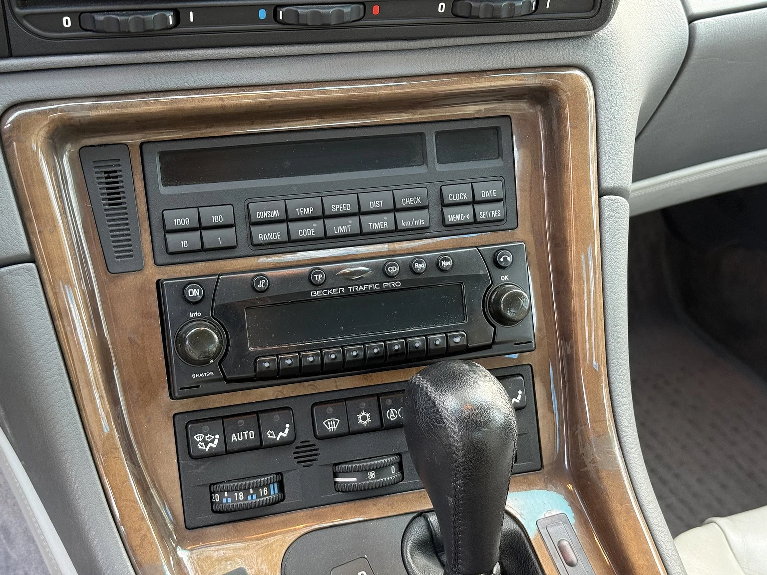 Interiörbild 1994 BMW 840Ci (17)