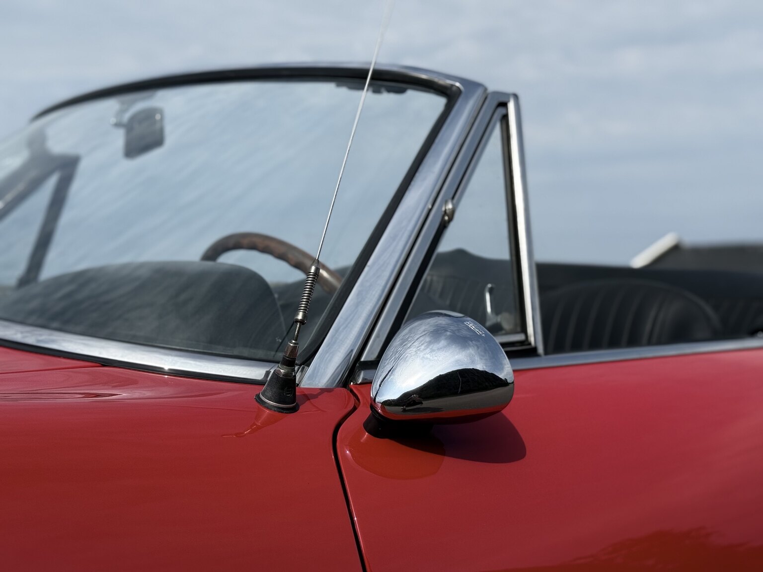 Exterior image of 1968 Fiat Dino Spider