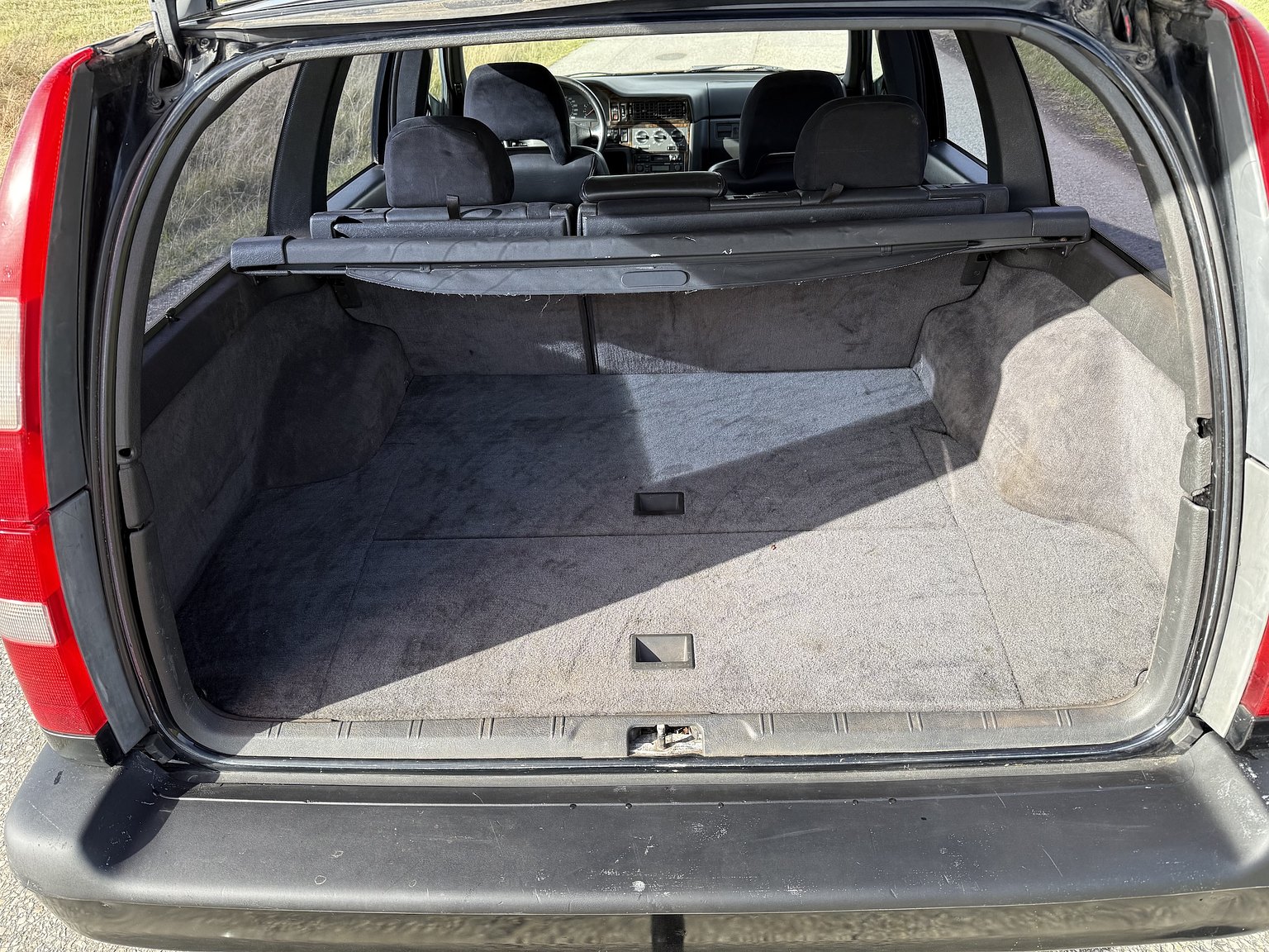 Interior image of 1995 VOLVO 855 T5R T-5R
