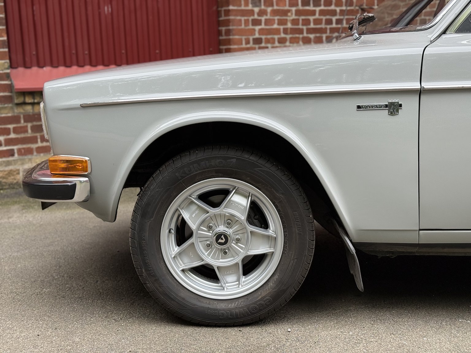Exterior image of 1970 Volvo 142 Automatic