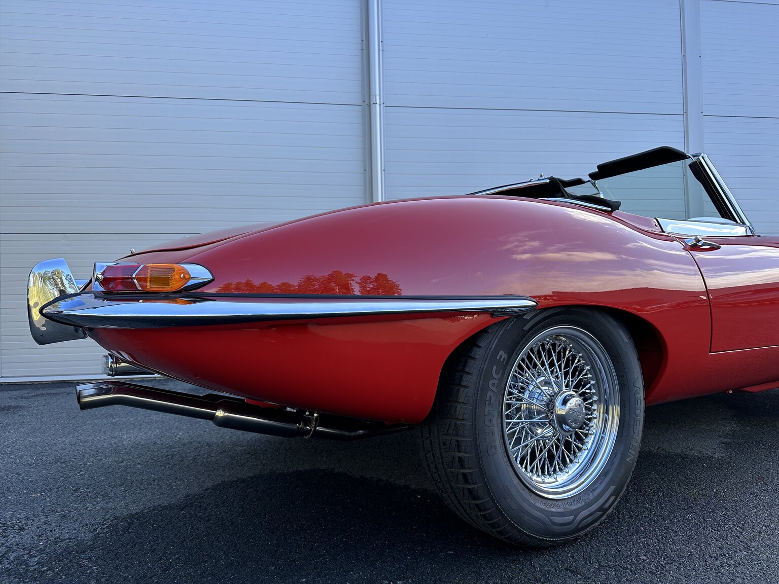 Aussenfoto 1965 Jaguar E-Type Series 1 (57)
