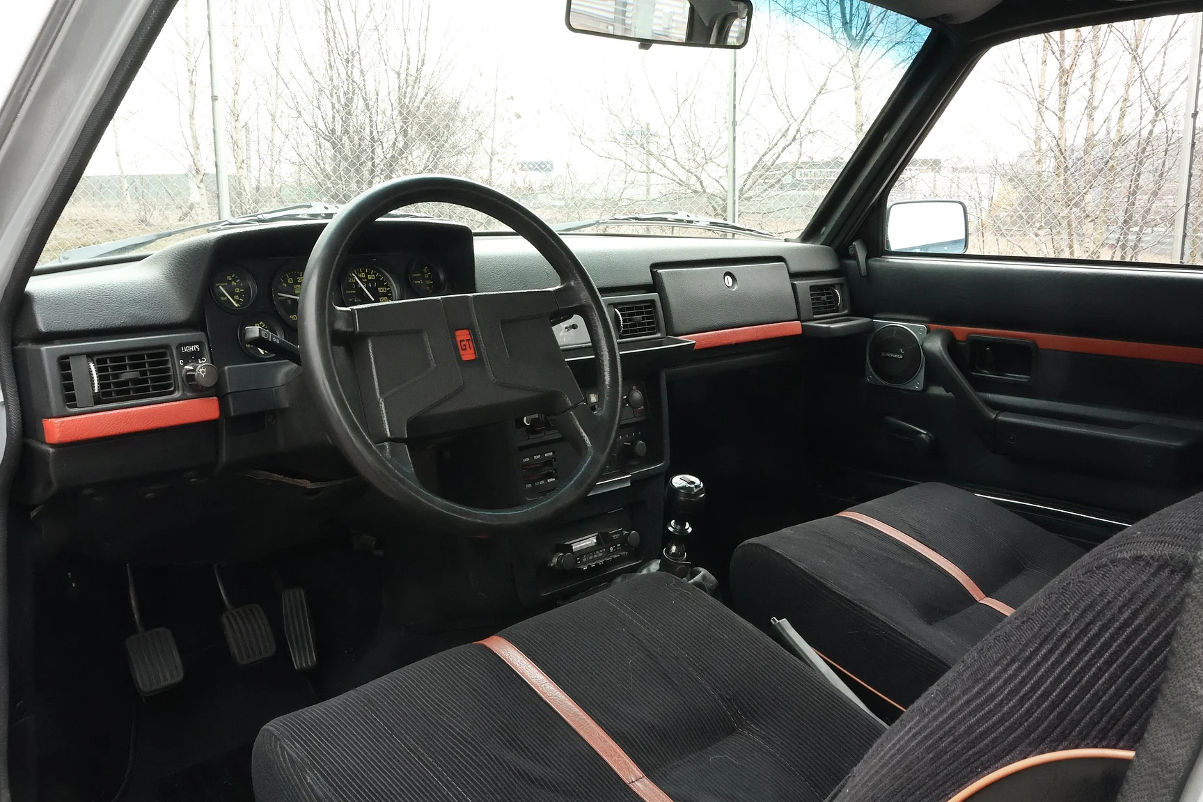 Innenraumfoto von 1978 Volvo 242 GT (2)