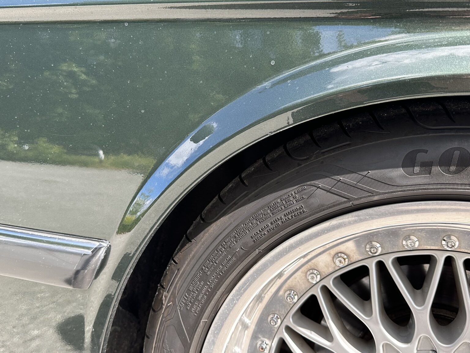 Exteriörbild på 1985 BMW 525E