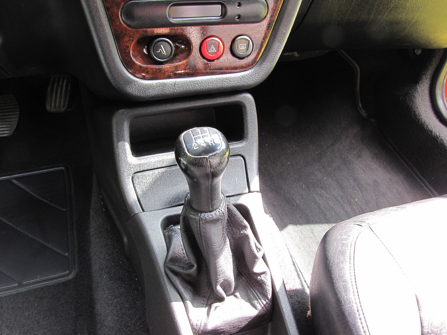Interior image of 1999 Peugeot 306 Cabriolet 2.0 Manuell