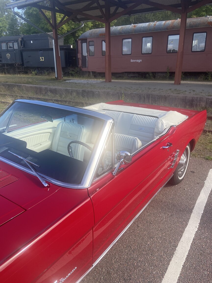 Exteriörbild på 1966 Ford Mustang Convertible