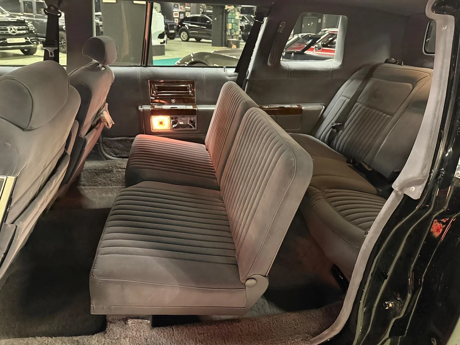 Exteriörbild på 1991 Cadillac Brougham Limousine (5)