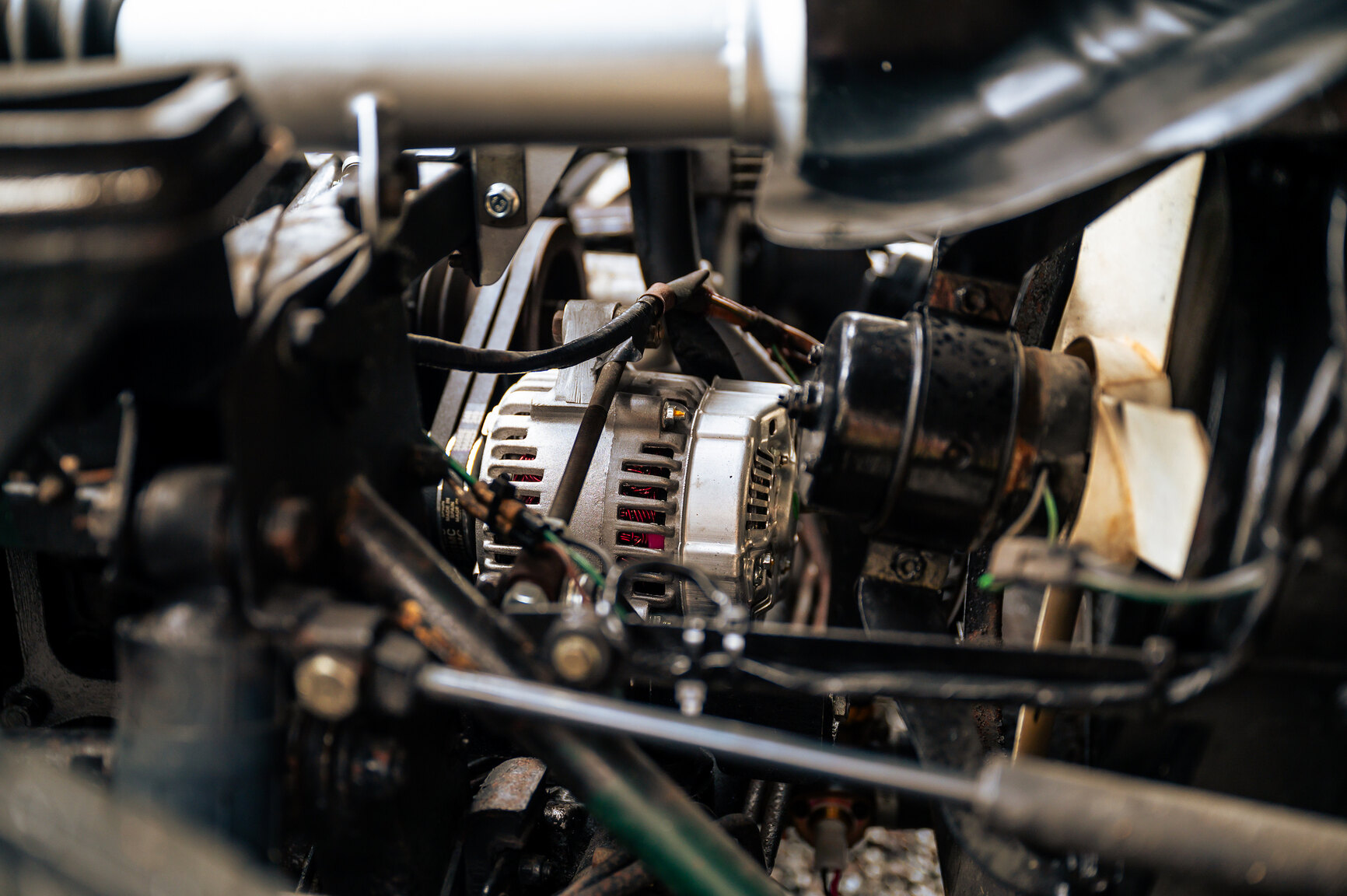 Image of 1973 Jaguar E-Type V12 mechanics