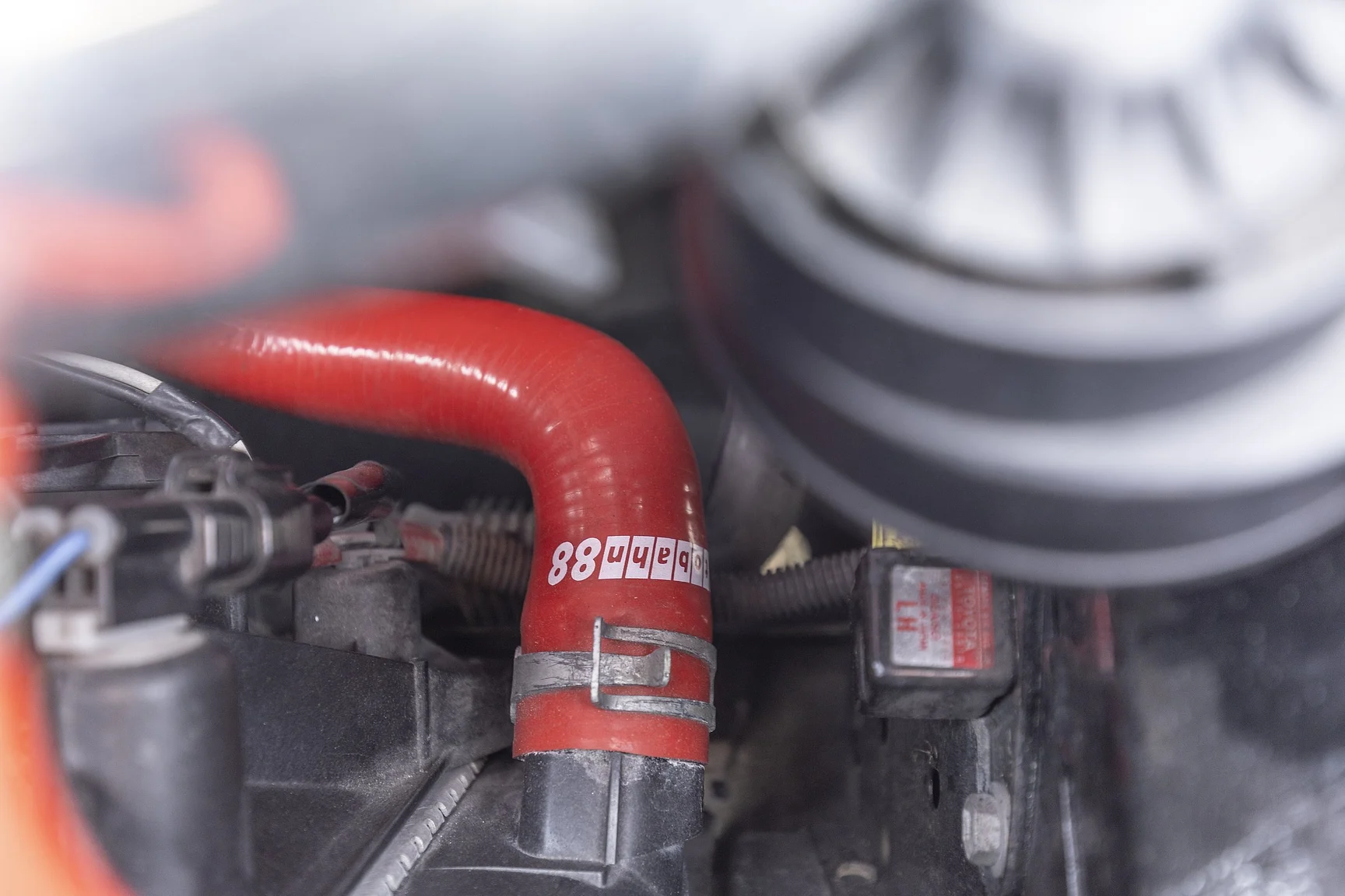 Image of 2002 Toyota Celica APR GT300 - NO RESERVE mechanics (6)