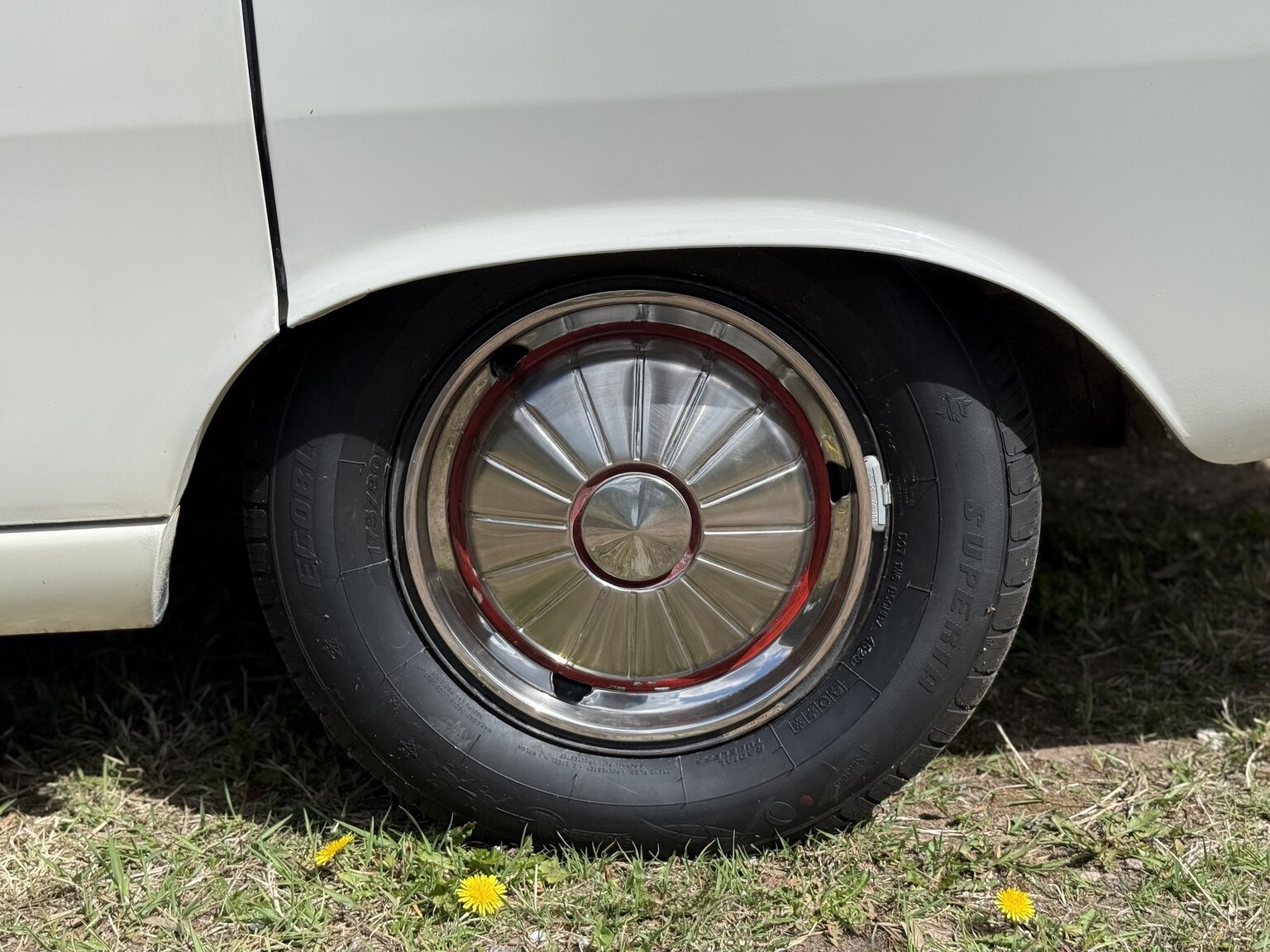 Exterior image of 1967 Rover 2000 TC 2.0 OHC
