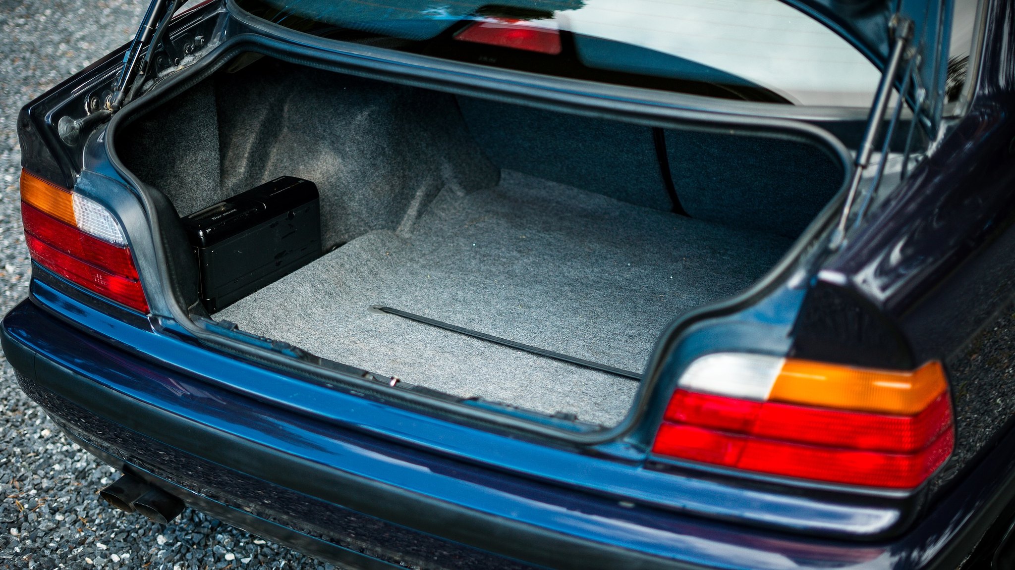 Interior image of 1997 BMW 328i Coupé Automatisk