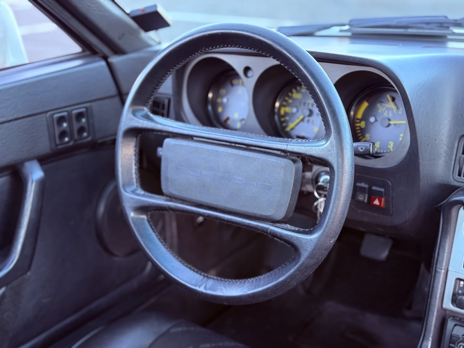 Interiörbild 1984 PORSCHE 944 Targa (23)