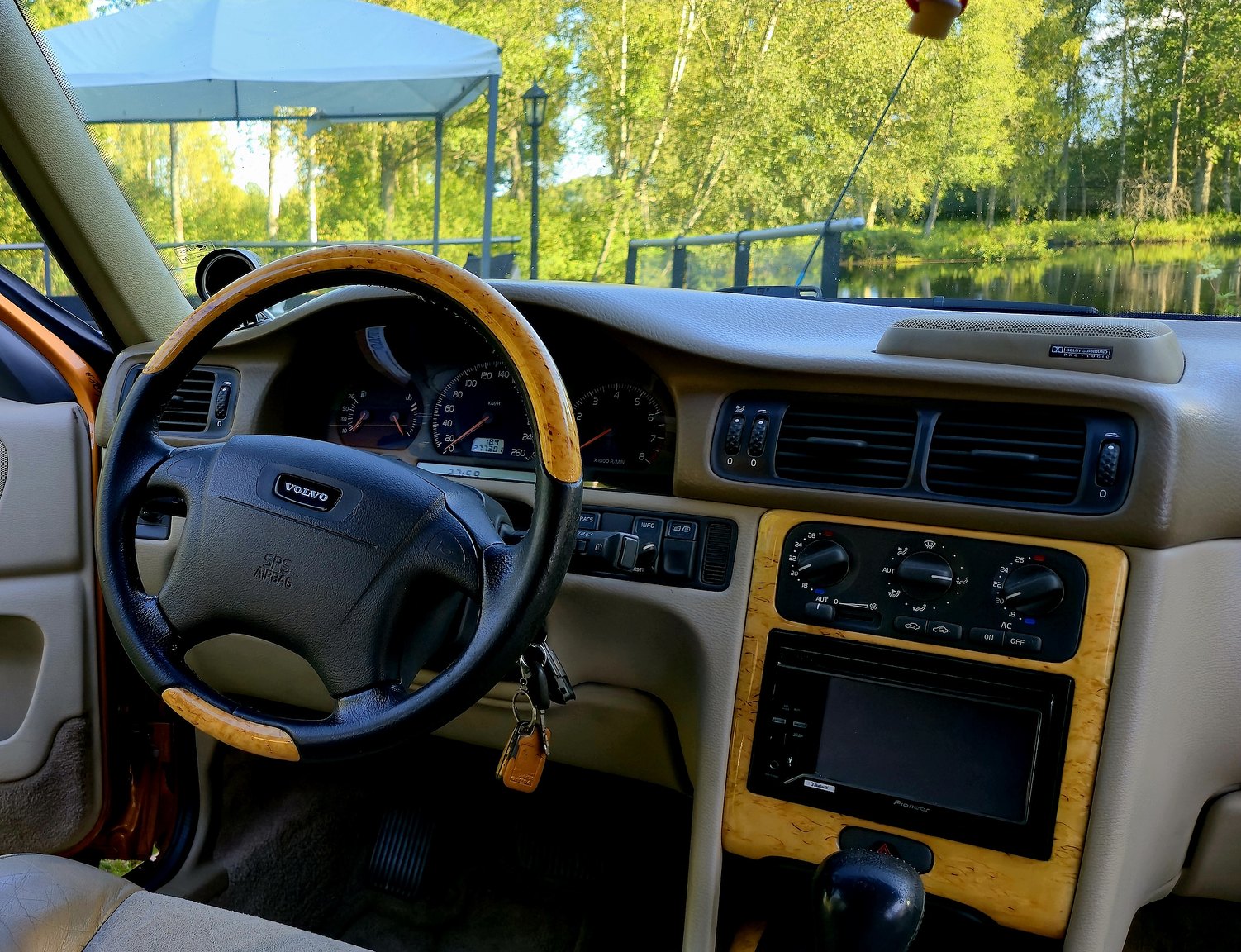 Interior image of 1998 Volvo V70 R 2.3 T Automatisk