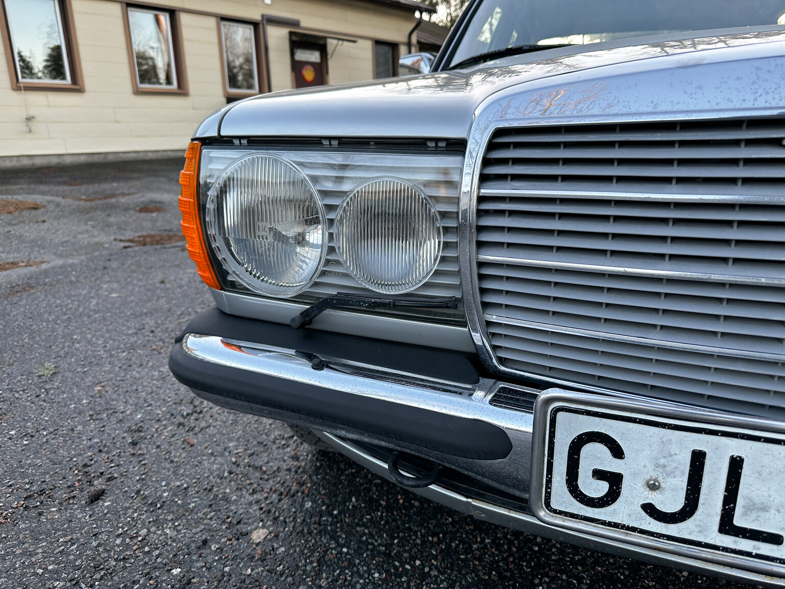 Exteriörbild på 1978 Mercedes-Benz 250