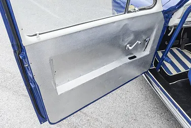 #<Image:0x00007f02977ddd40>