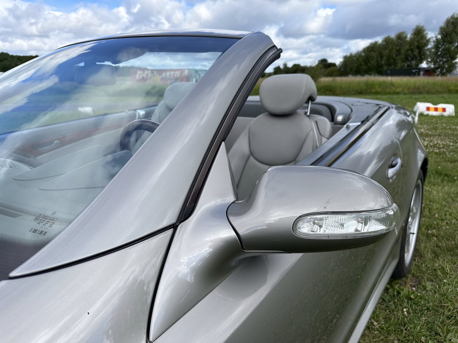 Exteriörbild på 2003 Mercedes Benz SL 500