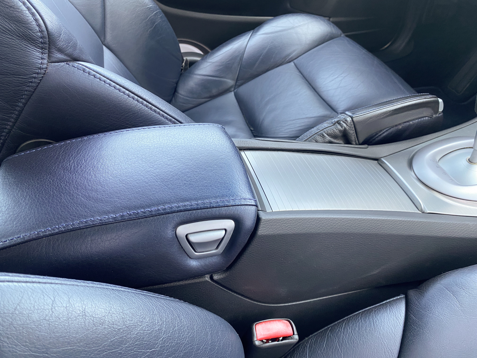 Innenraumfoto von 2005 Volvo V70 R AWD (44)