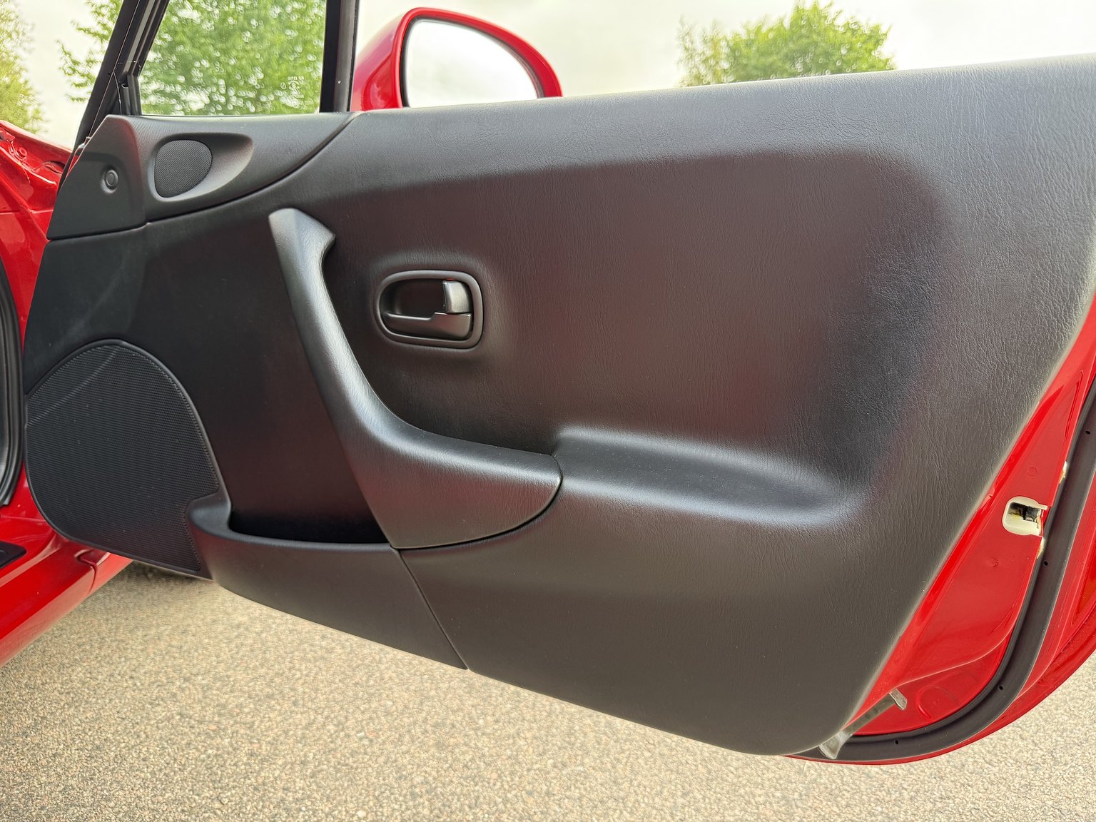 Interior image of 1999 Mazda MX-5