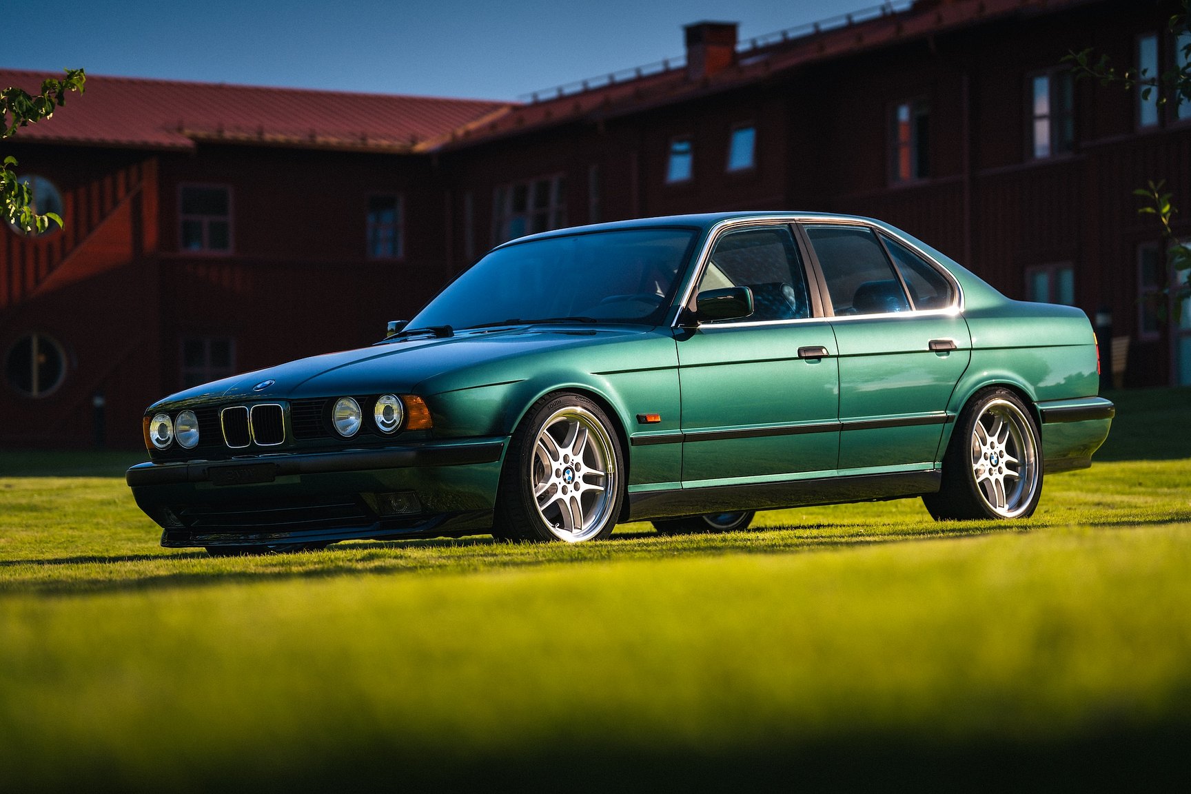 Exterior image of 1993 BMW 525 tds "No Reserve Auction"
