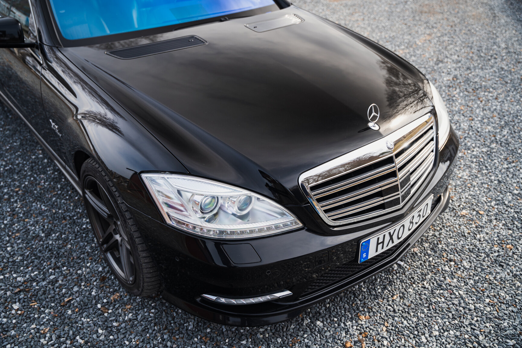 Exterior image of 2011 Mercedes-Benz S600 (10)