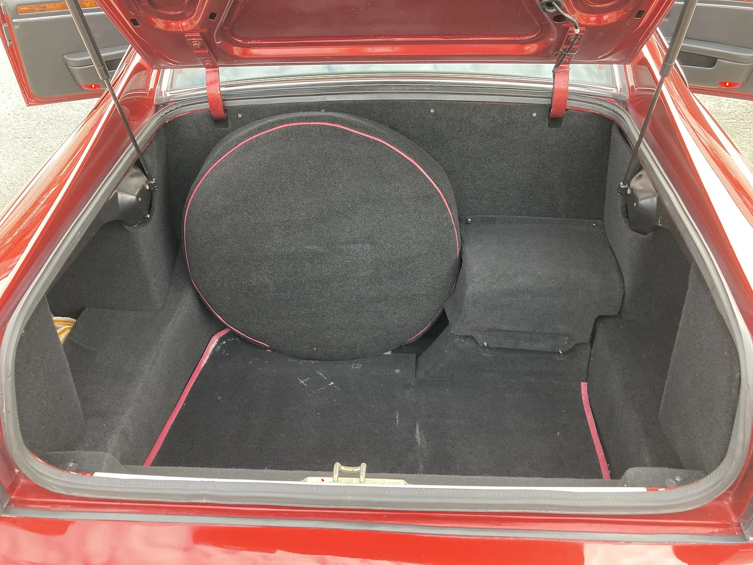 Innenraumfoto von 1992 Jaguar XJR-S 6.0 (5)