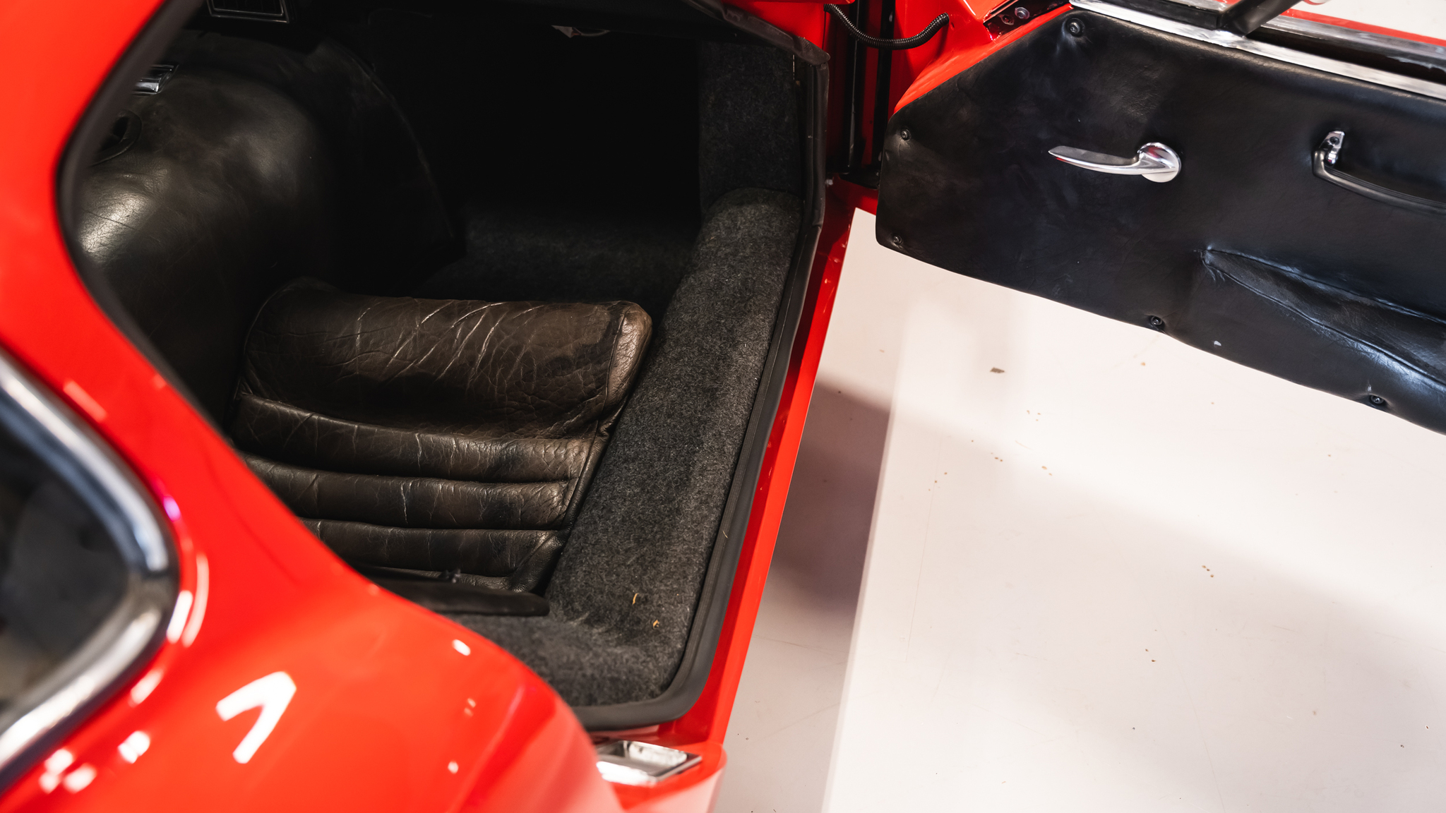 Interior image of 1970 Marcos GT (10)