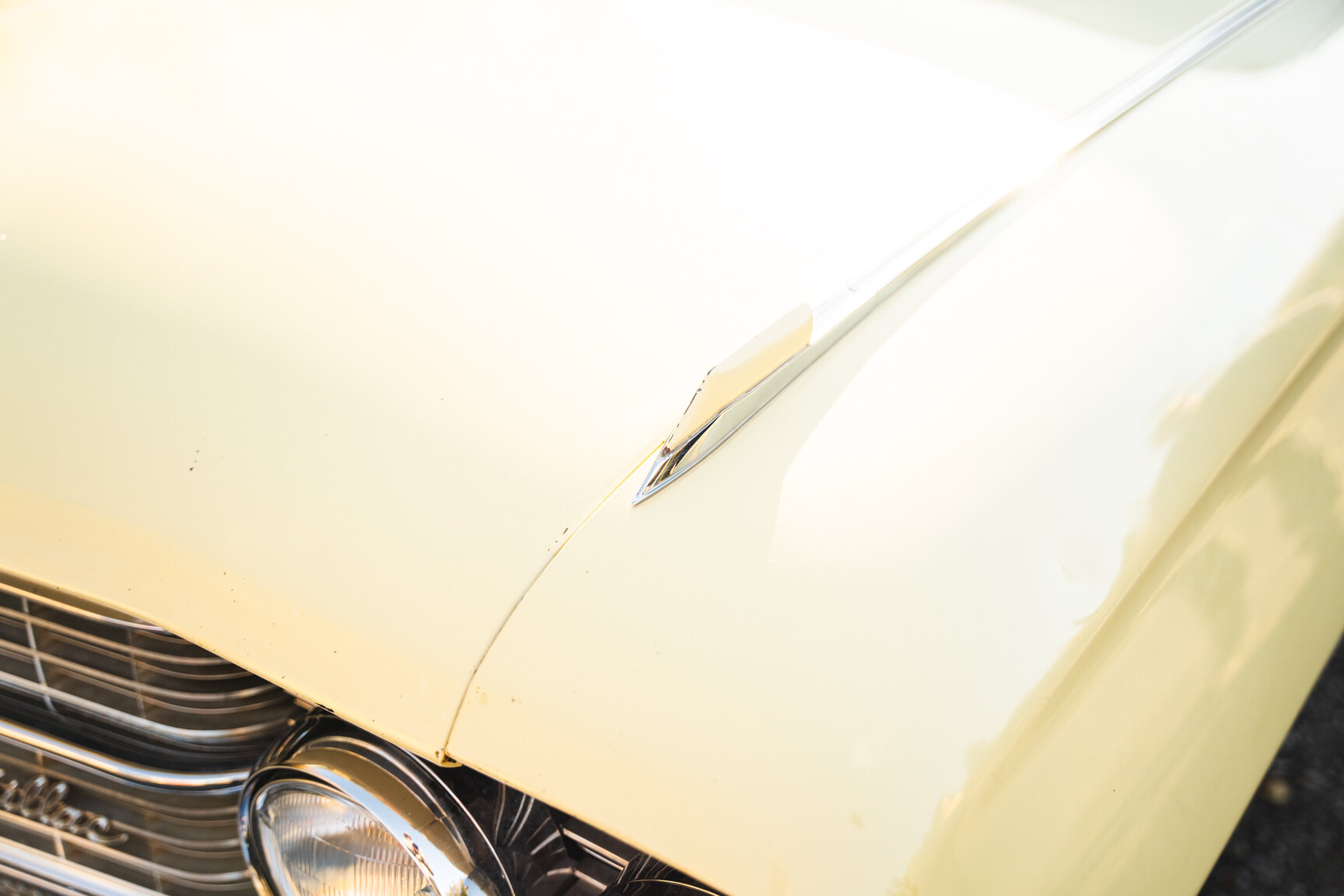 Exteriörbild på 1962 Cadillac Coupé De Ville