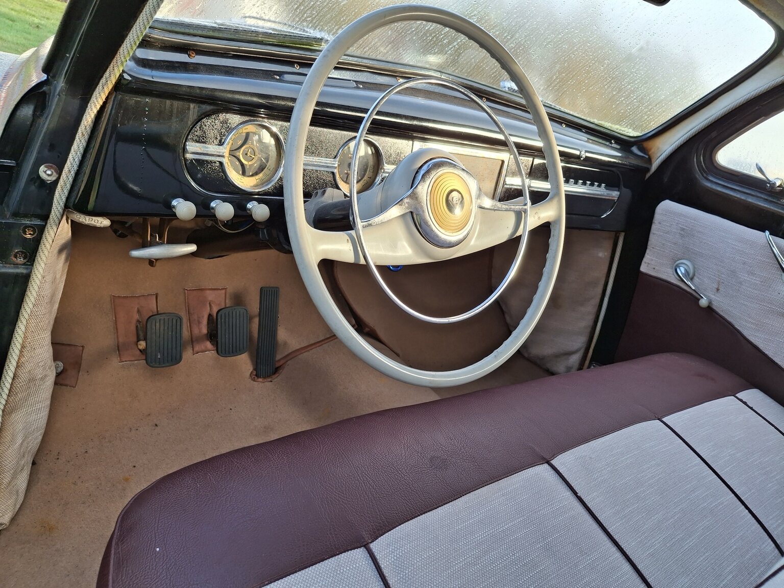 Innenraumfoto von 1954 Ford Vedette 3.9 V8