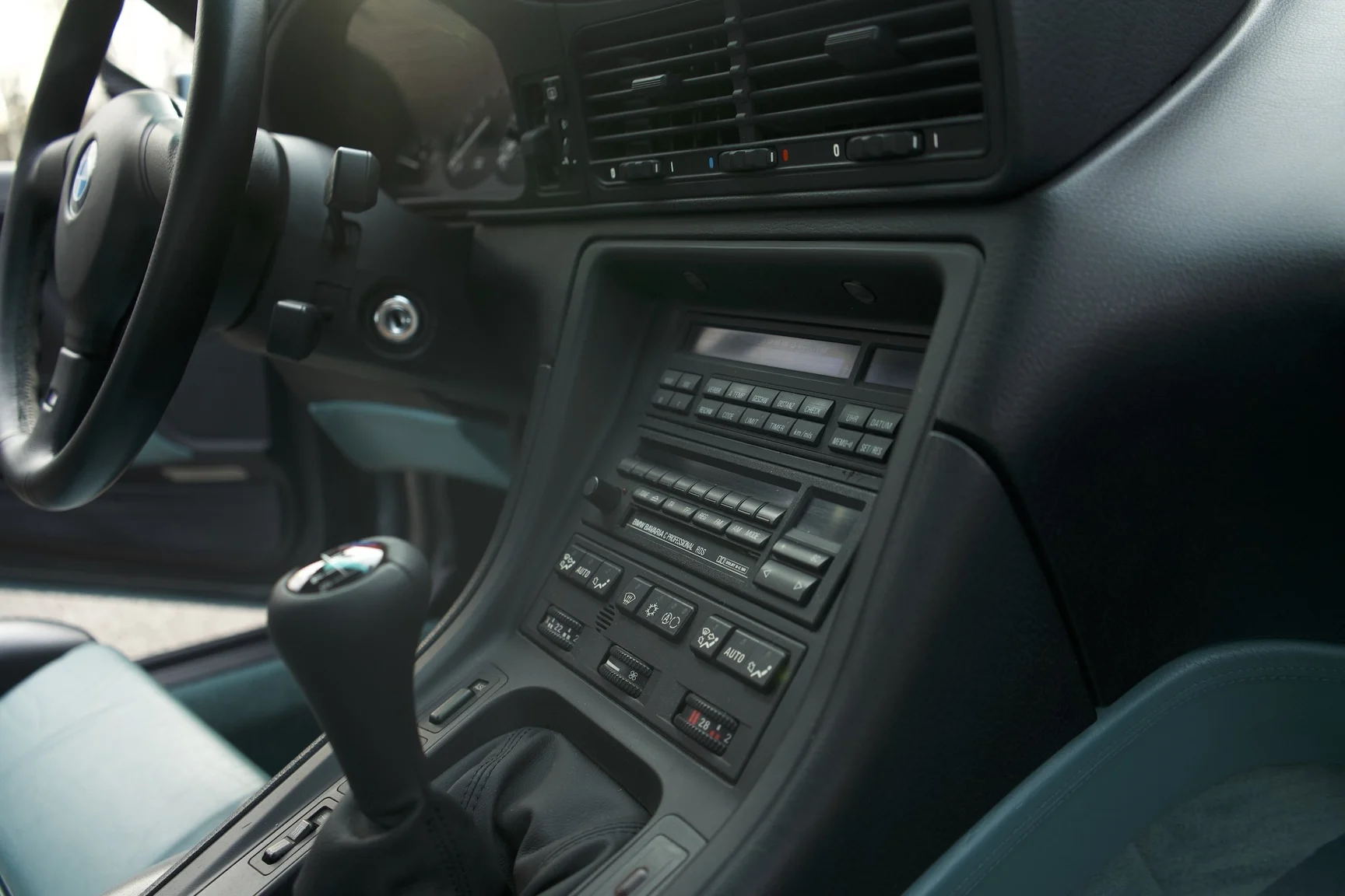 Innenraumfoto von 1992 BMW 850i 6-speed manual - 1 of 49 (51)