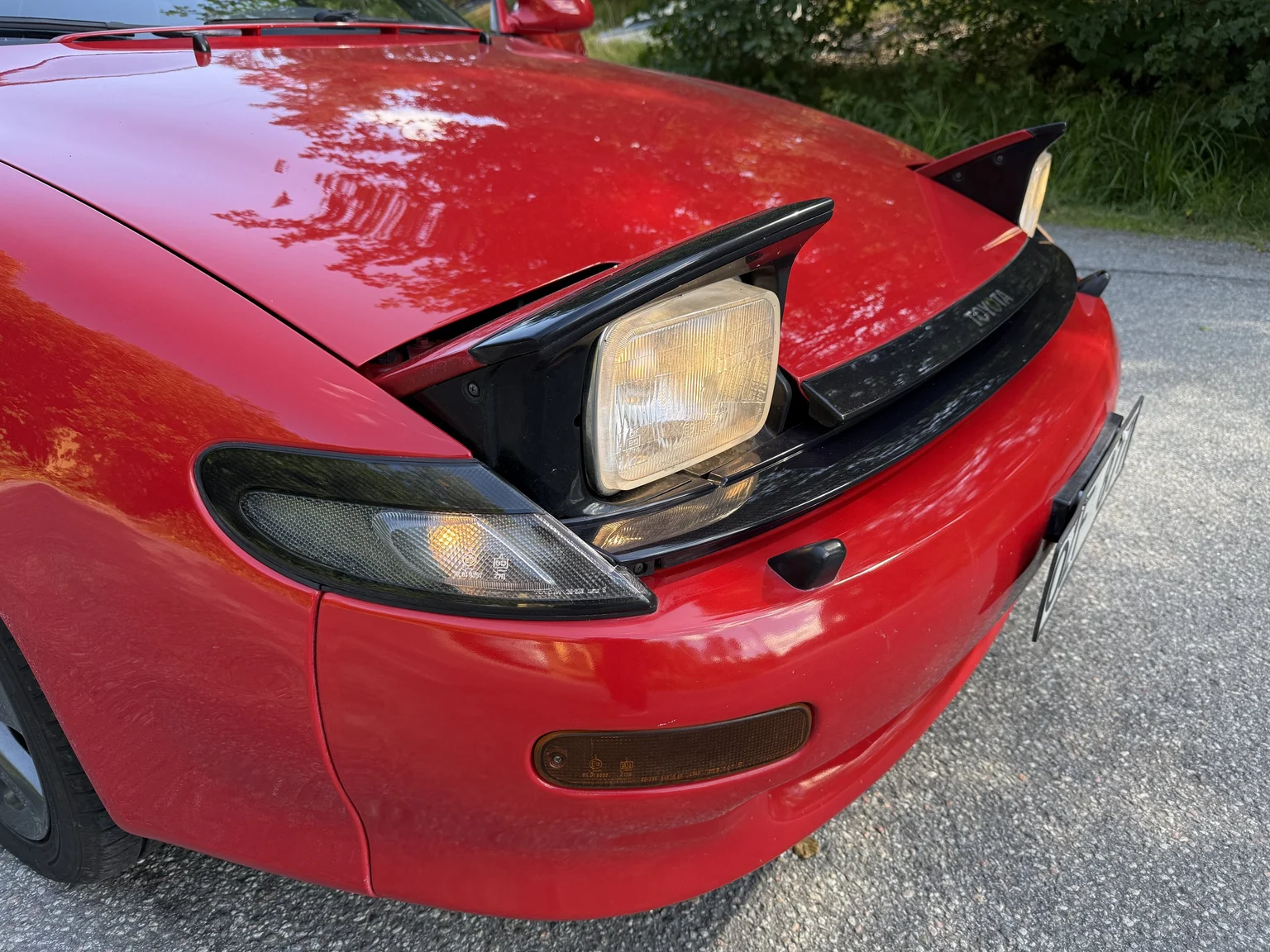 Exterior image of 1990 Toyota Celica (14)