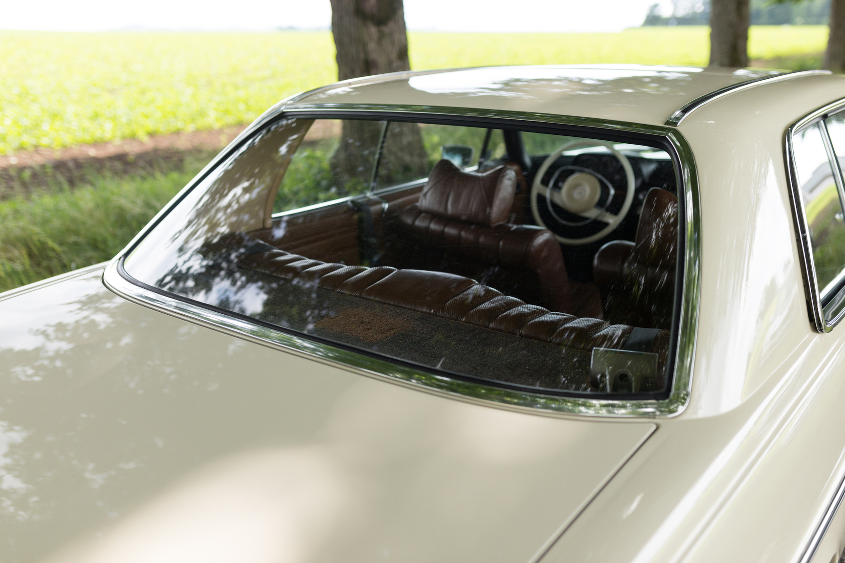 Exteriörbild på 1971 Mercedes 250 C