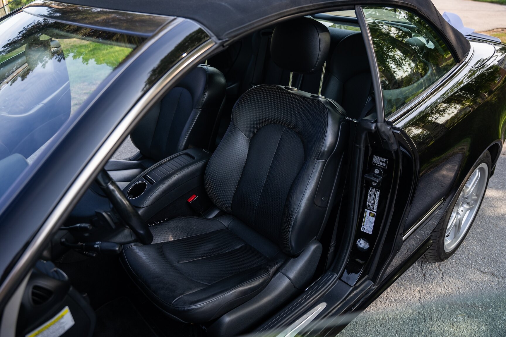 Interior image of 2009 Mercedes-Benz CLK 550