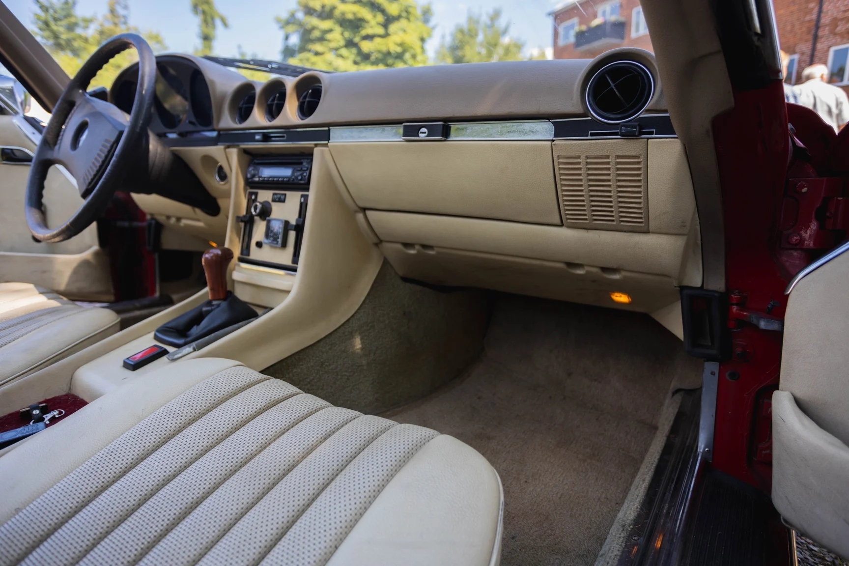 Innenraumfoto von 1975 Mercedes-Benz 280 SL (26)