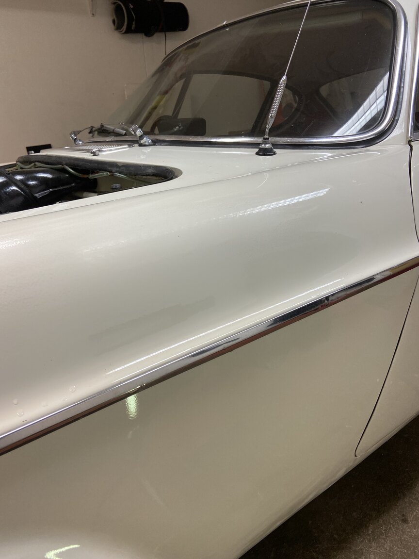 Exterior image of 1968 Volvo P1800 S