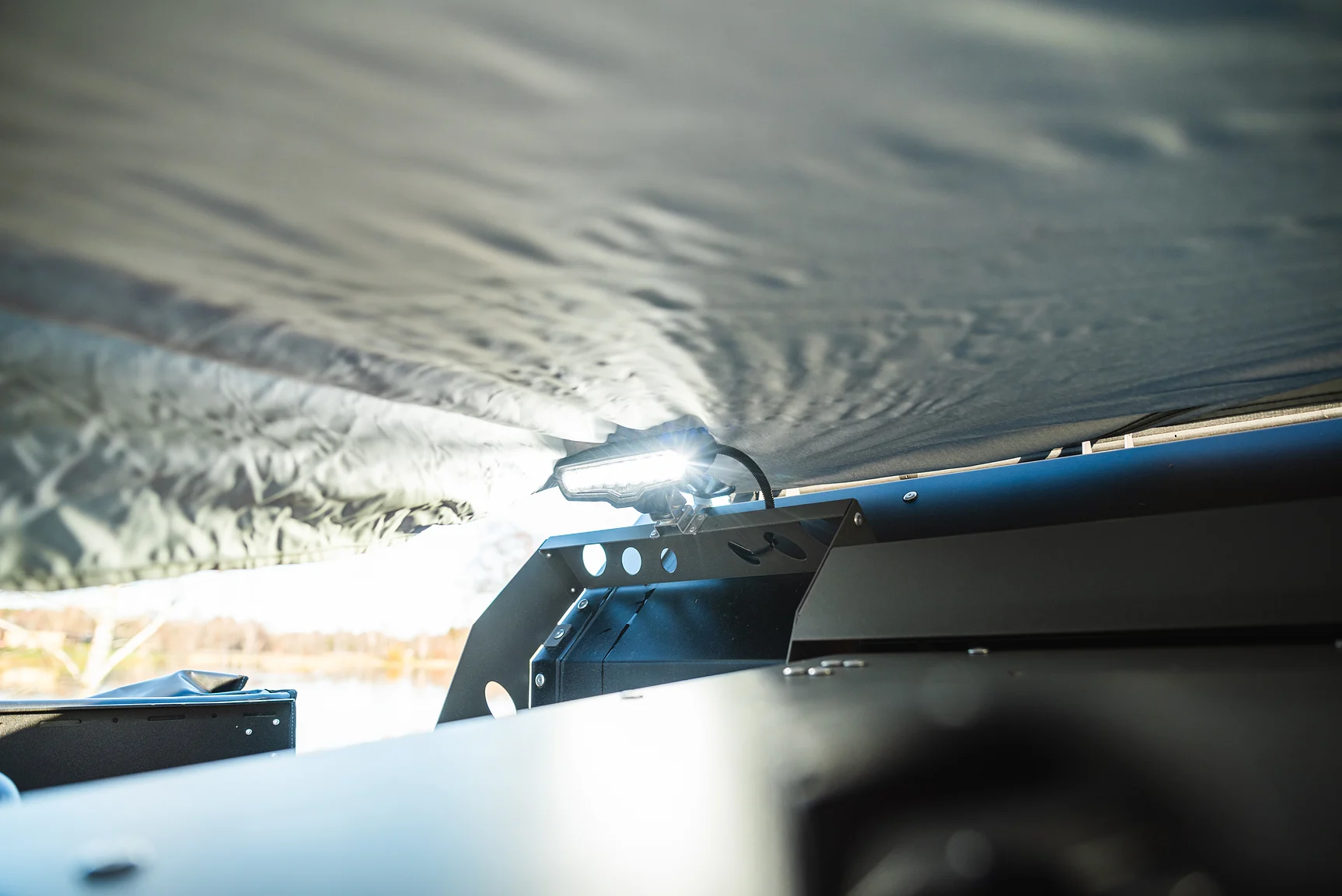 Exterior image of 2025 Northea Trailer Expedition Crawler 458i Offgrid-Camper (75)