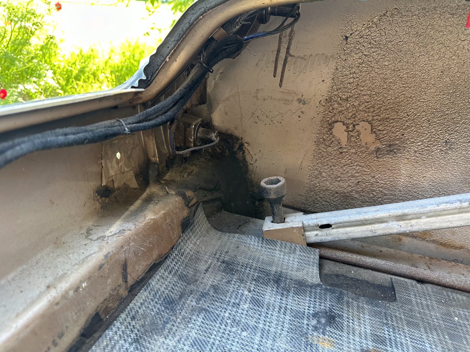 Interiörbild 1966 Plymouth Valiant 100 2-door Sedan