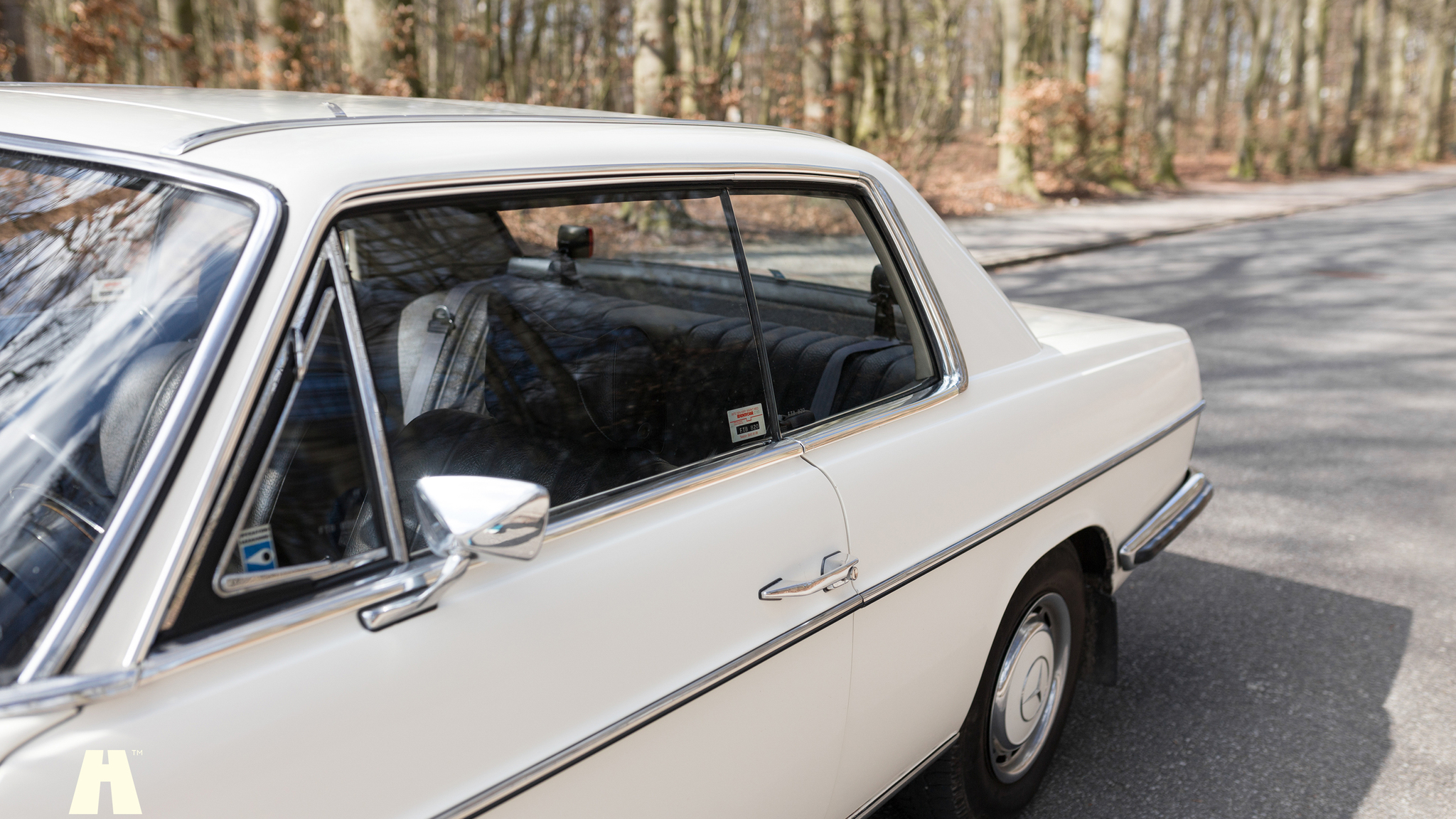 Exteriörbild på 1970 Mercedes 250 CE