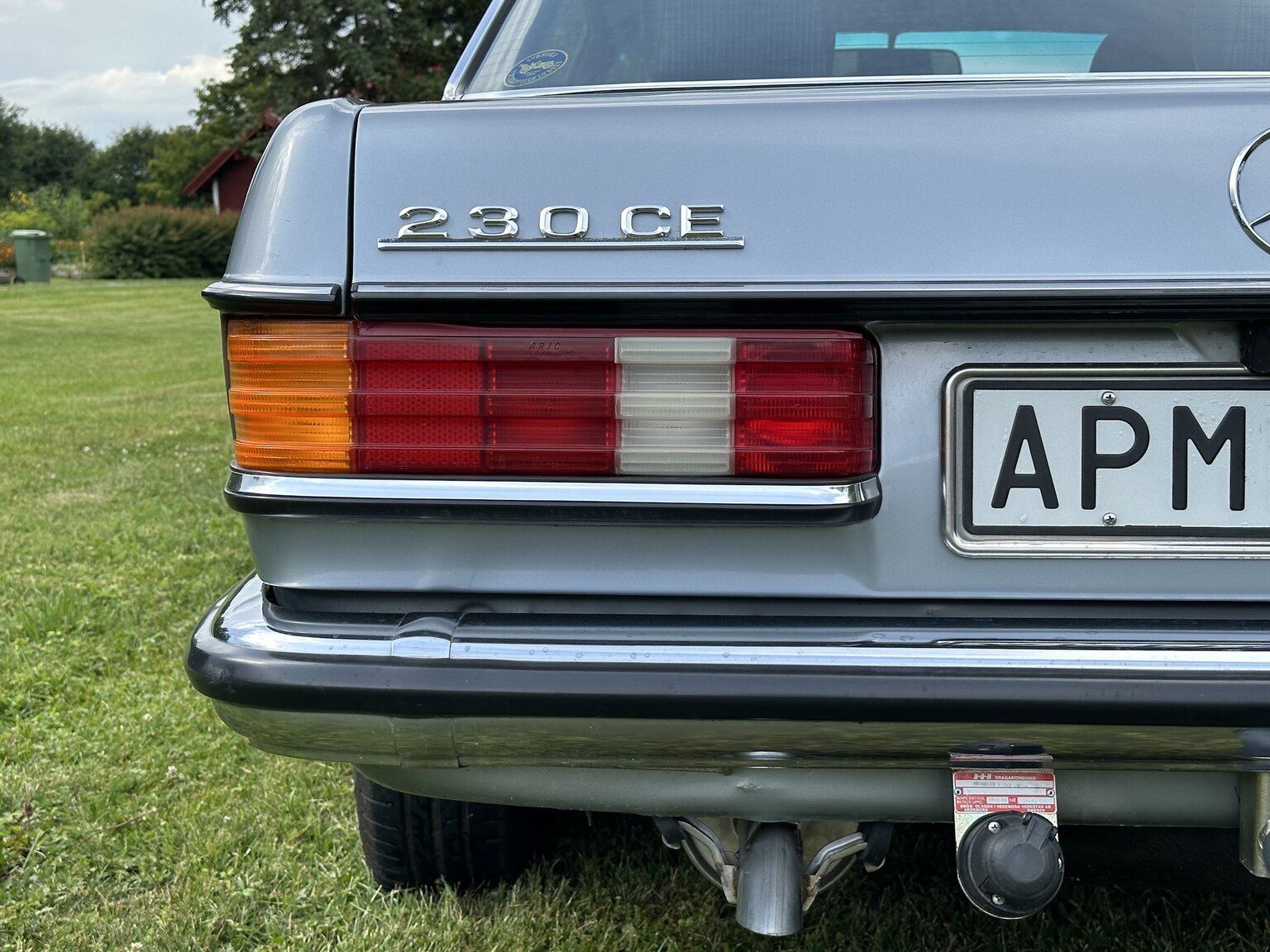 Exteriörbild på 1984 Mercedes-Benz 230 CE