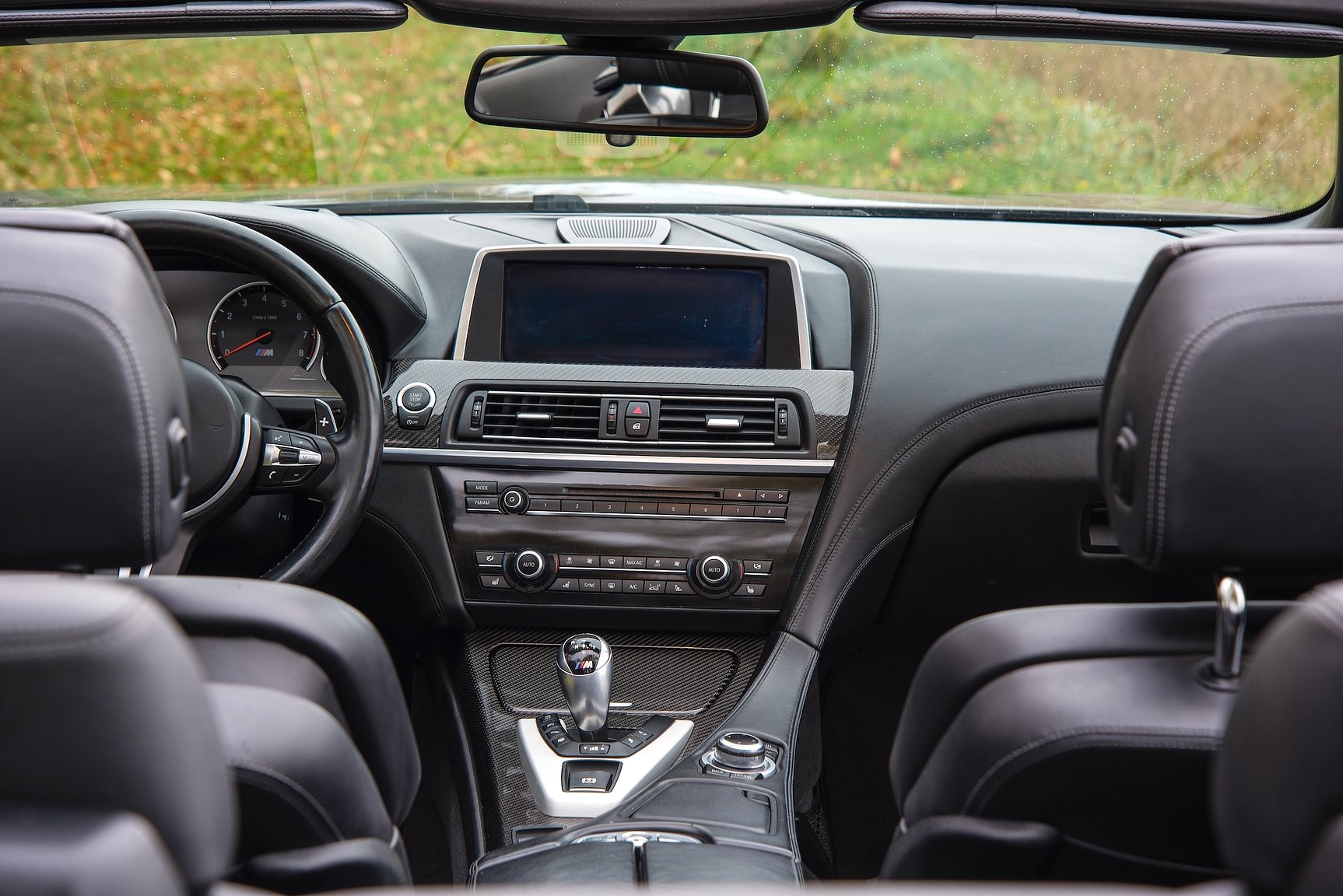 Interior image of 2014 BMW M6C