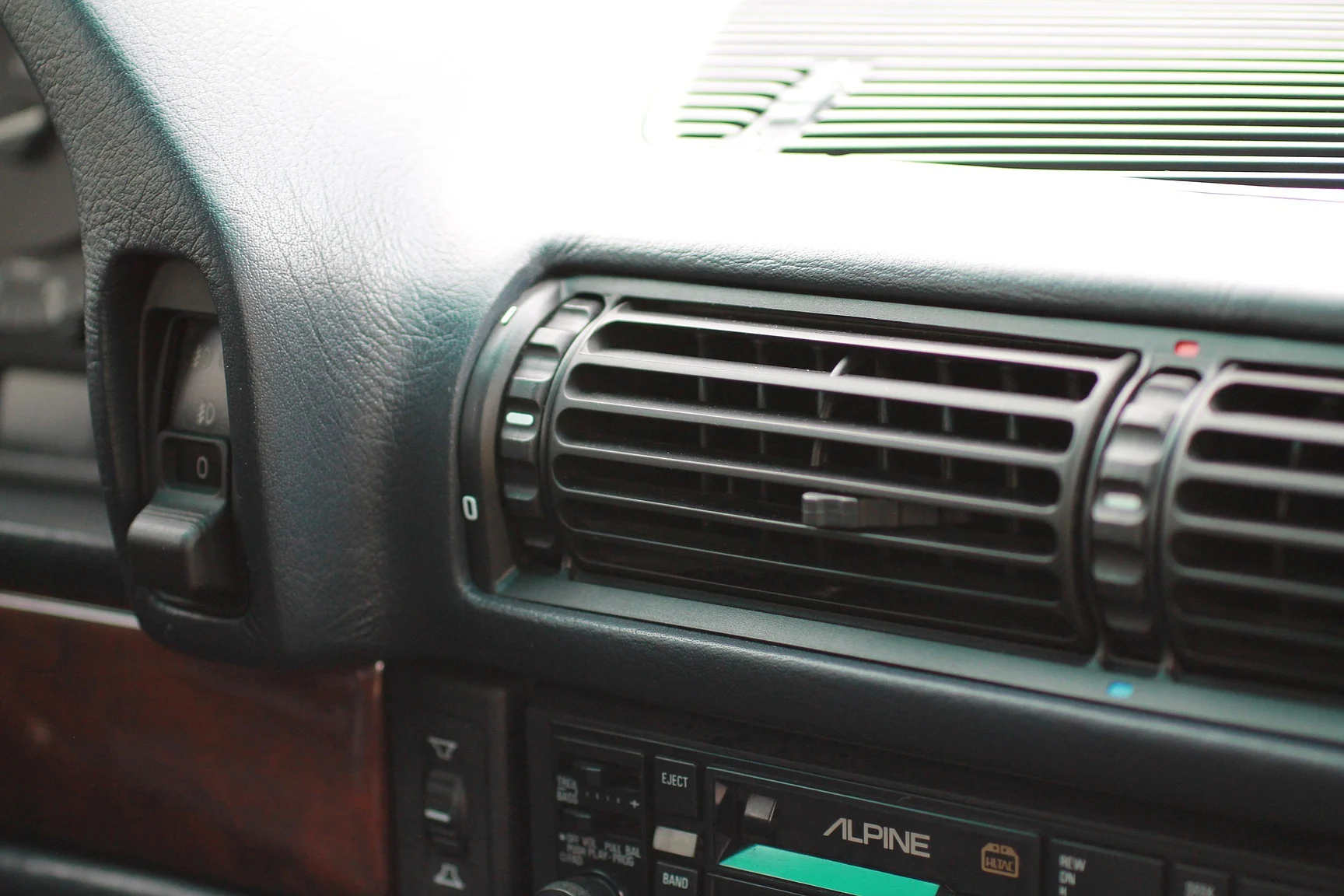 Innenraumfoto von 1989 BMW 750iL (48)