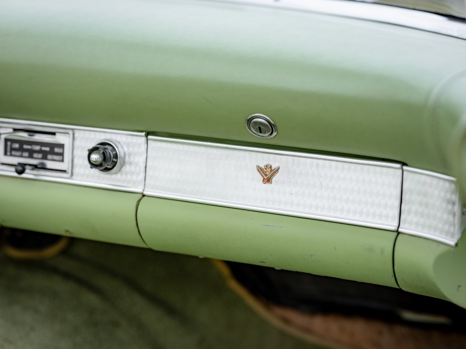 Interior image of 1956 Ford Thunderbird (18)