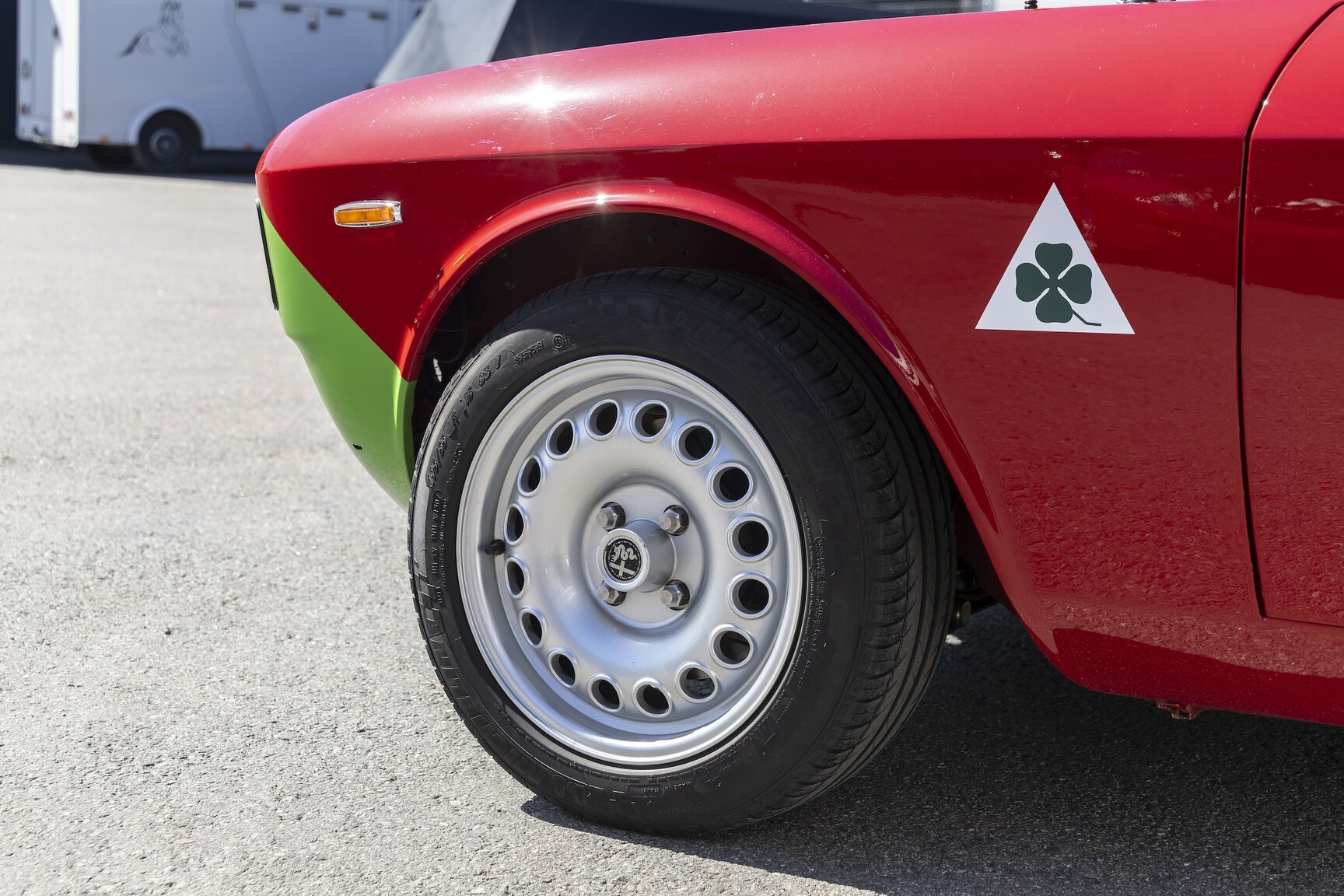 Exteriörbild på 1968 Alfa Romeo GT 1300 Junior