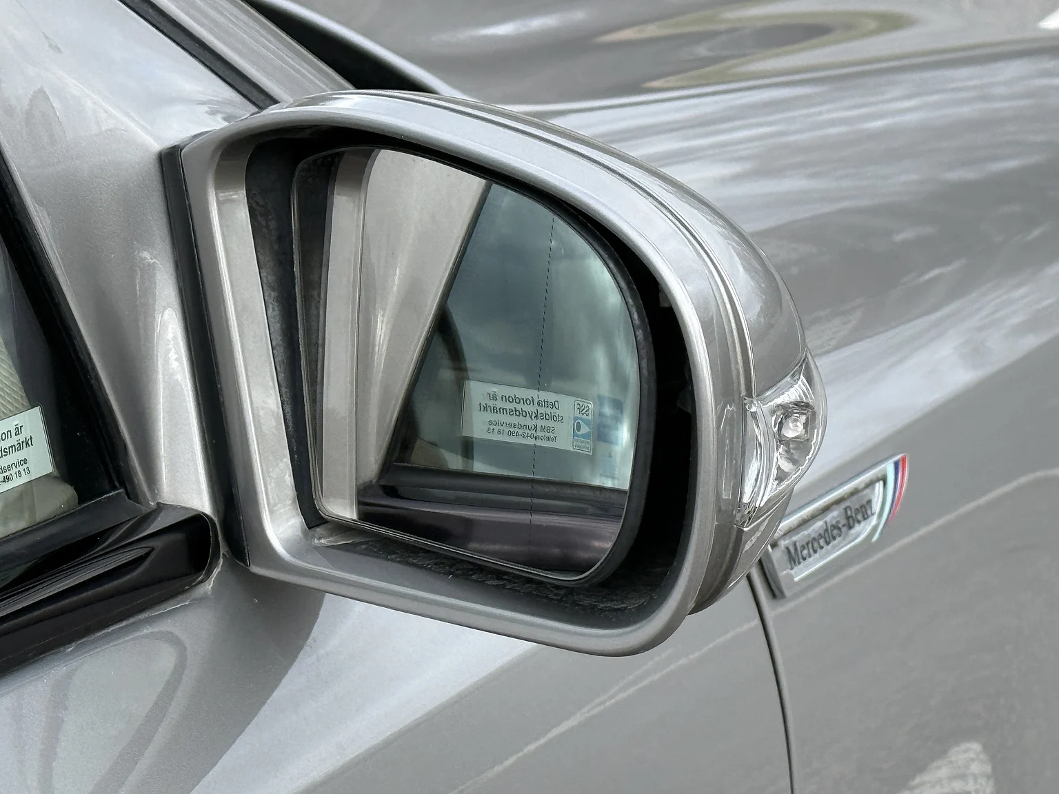 Exteriörbild på 2004 Mercedes-Benz E 500 7G-Tronic (26)